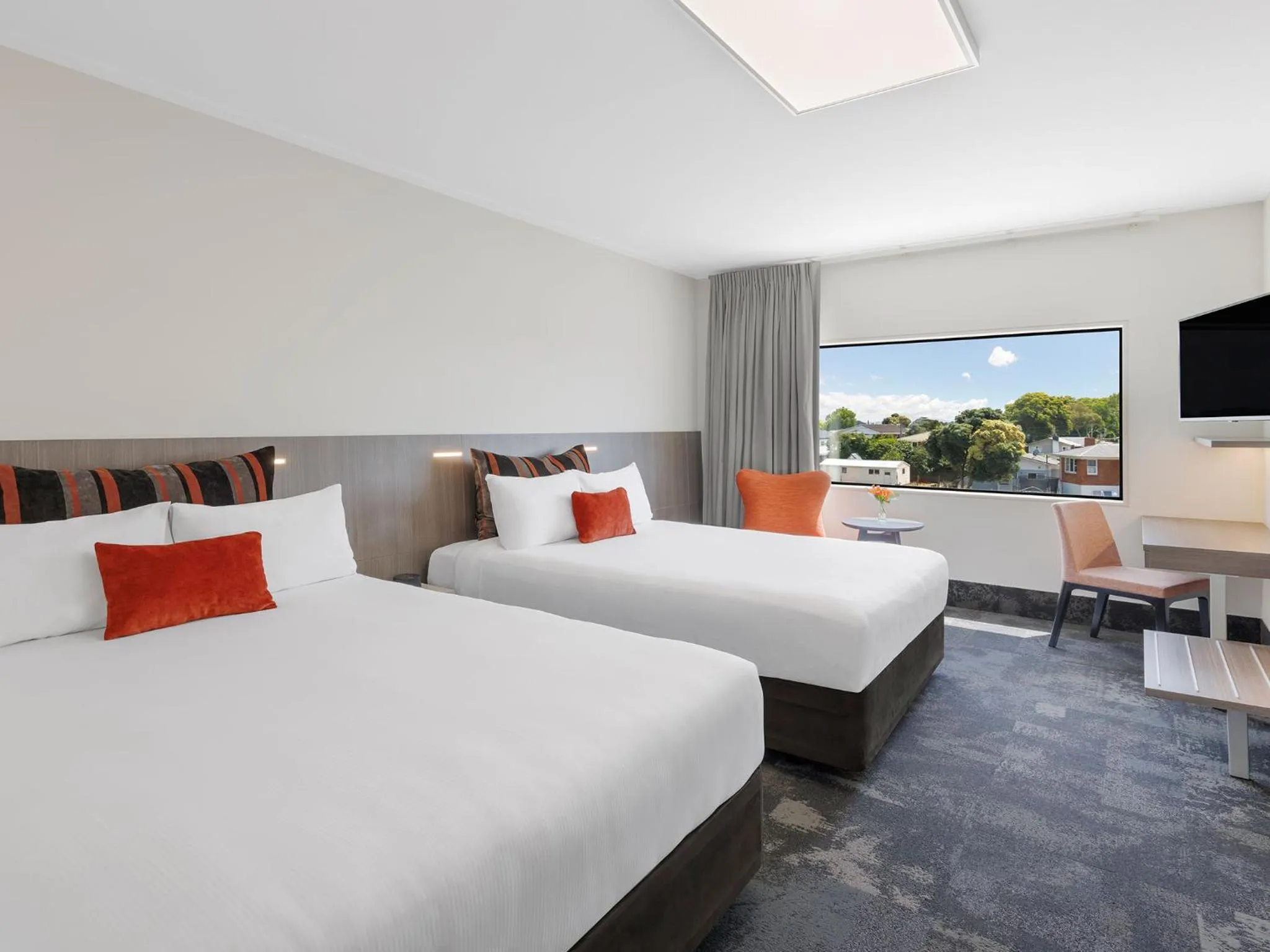 Deluxe Twin Room with Two Queen Beds in JetPark Auckland Airport Hotel