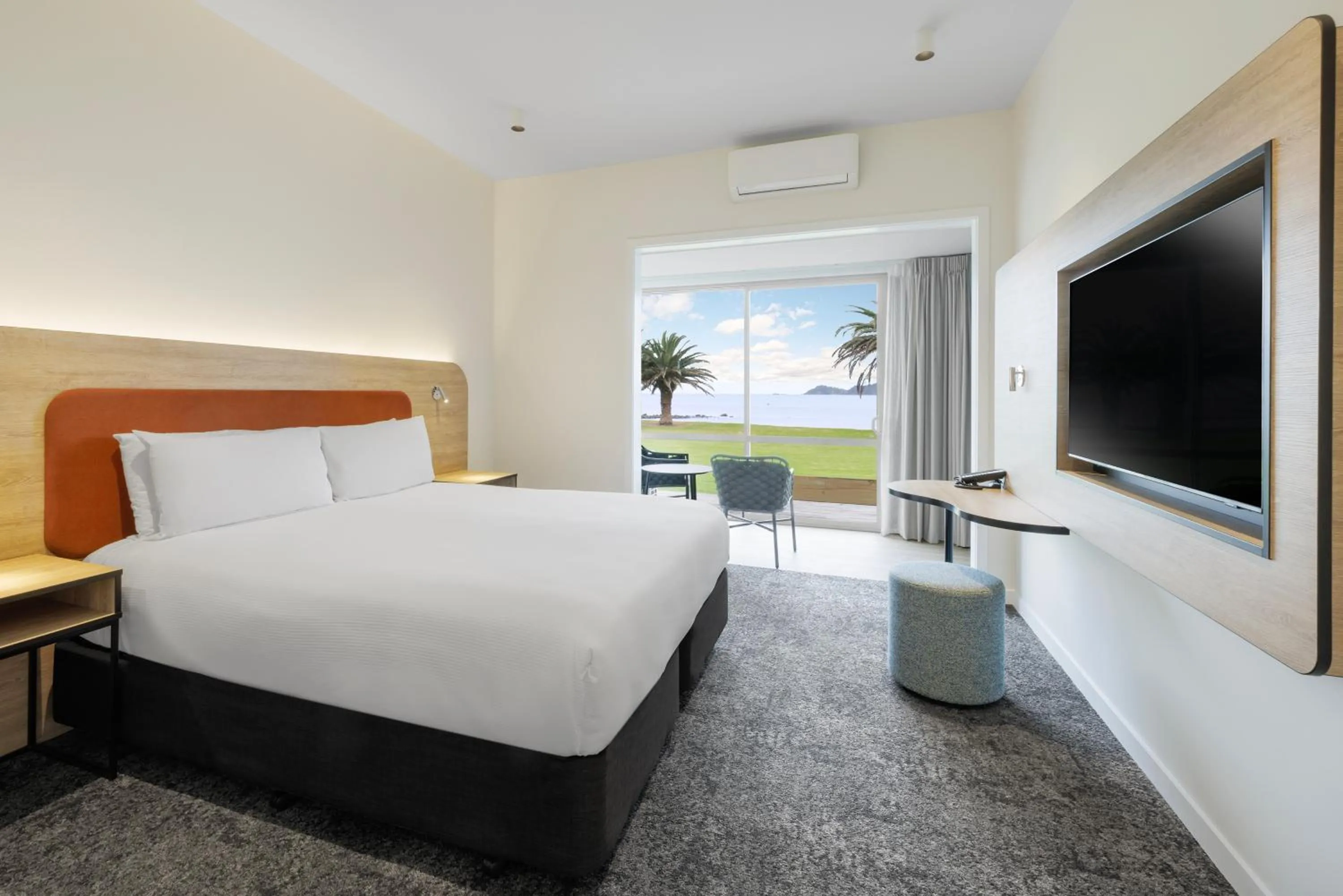 Deluxe Seaview 1 King in Copthorne Hotel & Resort Bay Of Islands
