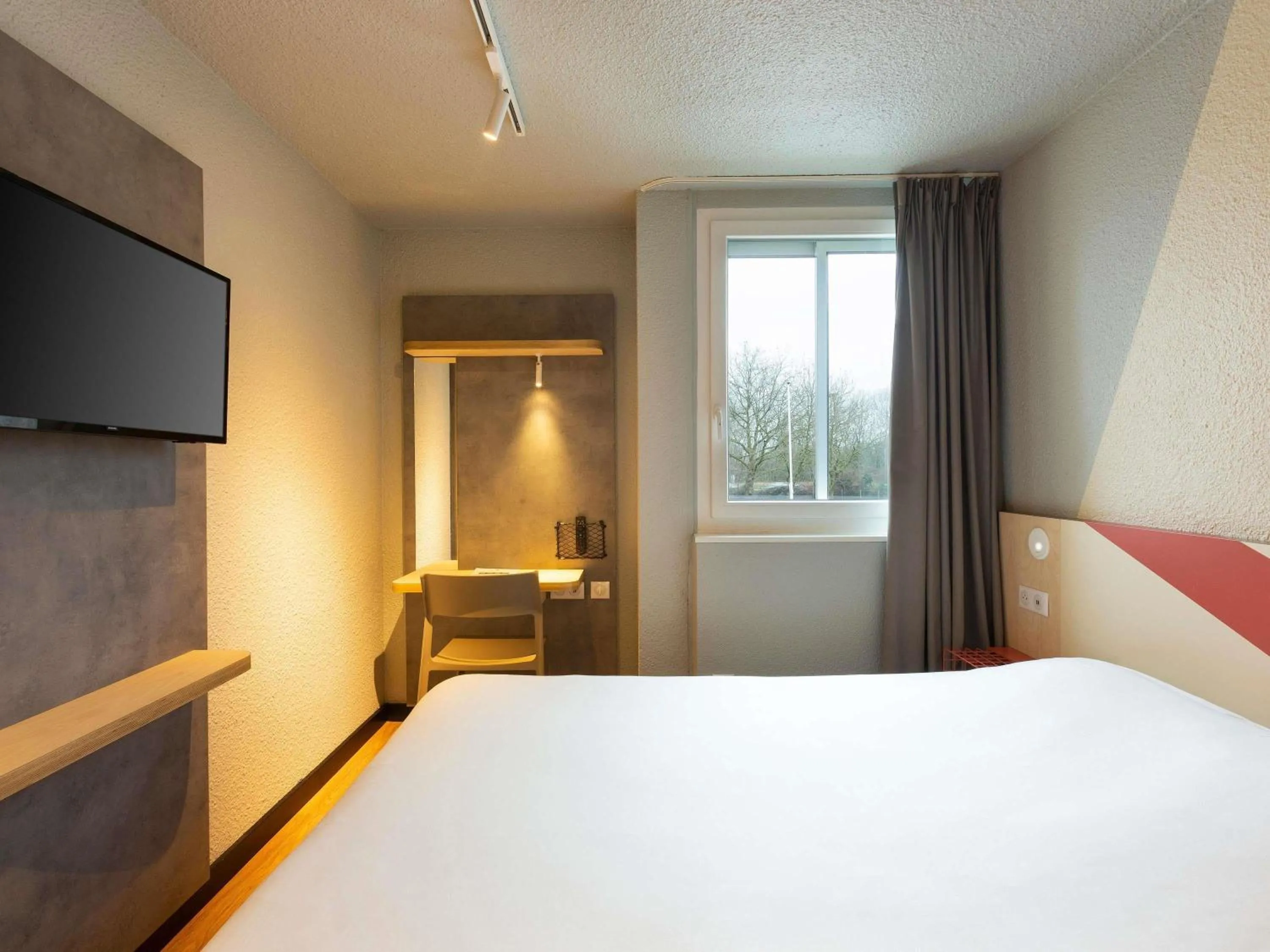 Triple Room in ibis budget Antony Massy rénové 2024
