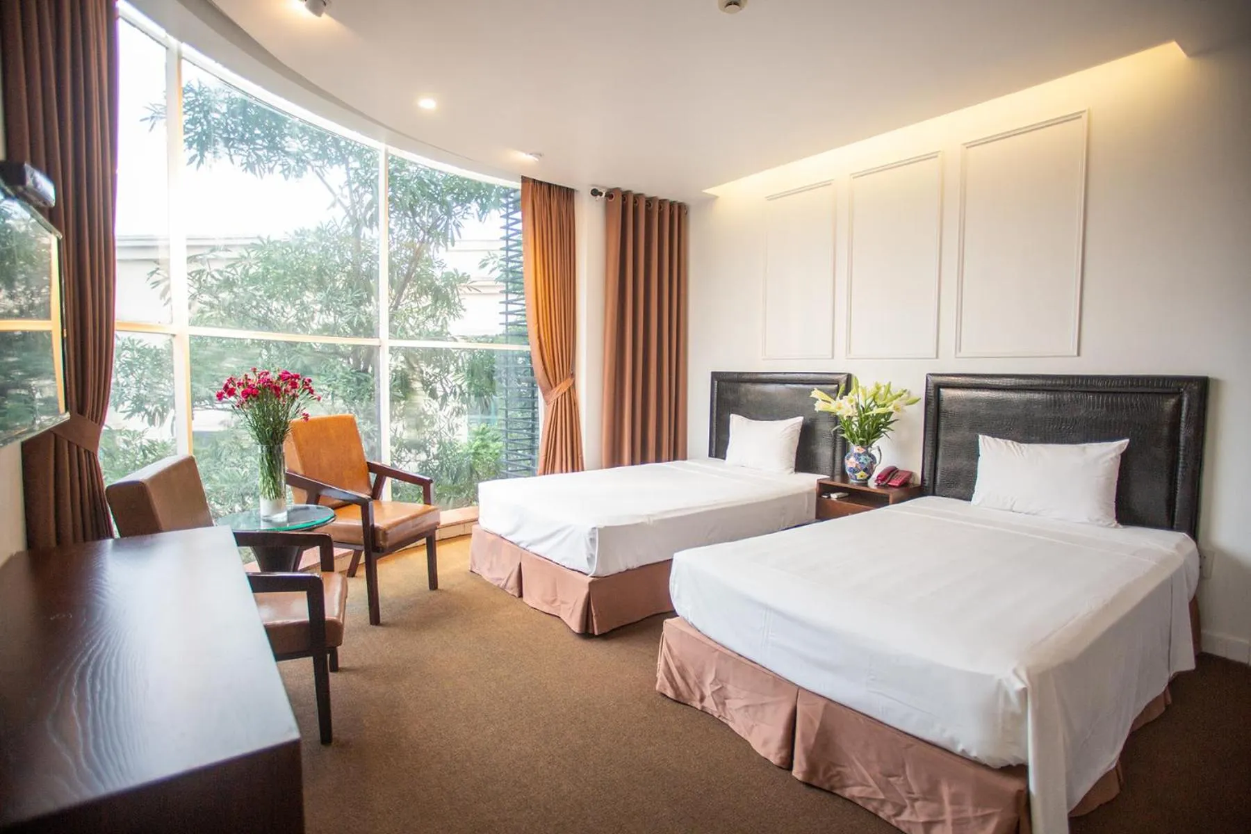 Twin Room with City View in Dinh Hotel