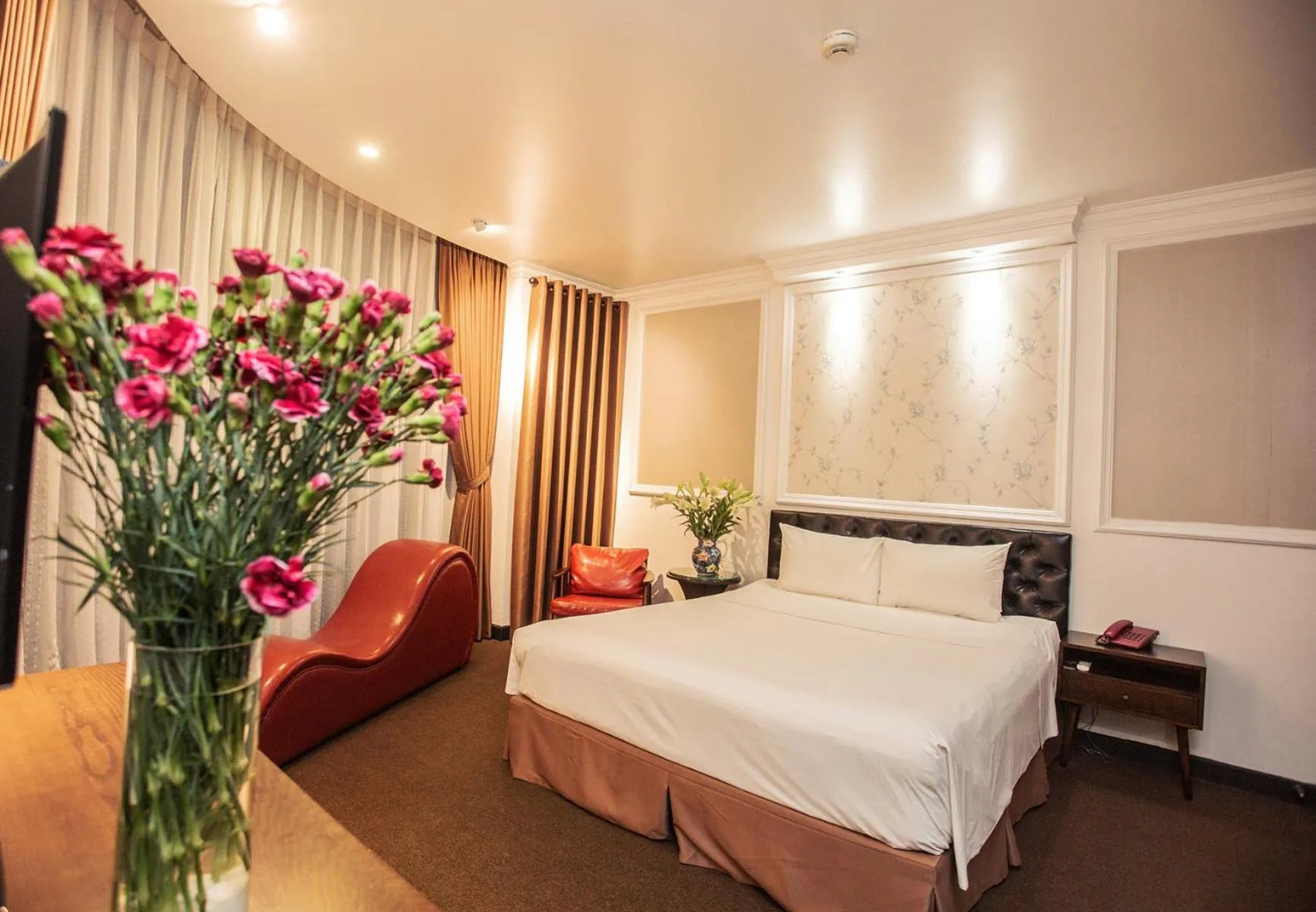 Deluxe Double Room in Dinh Hotel