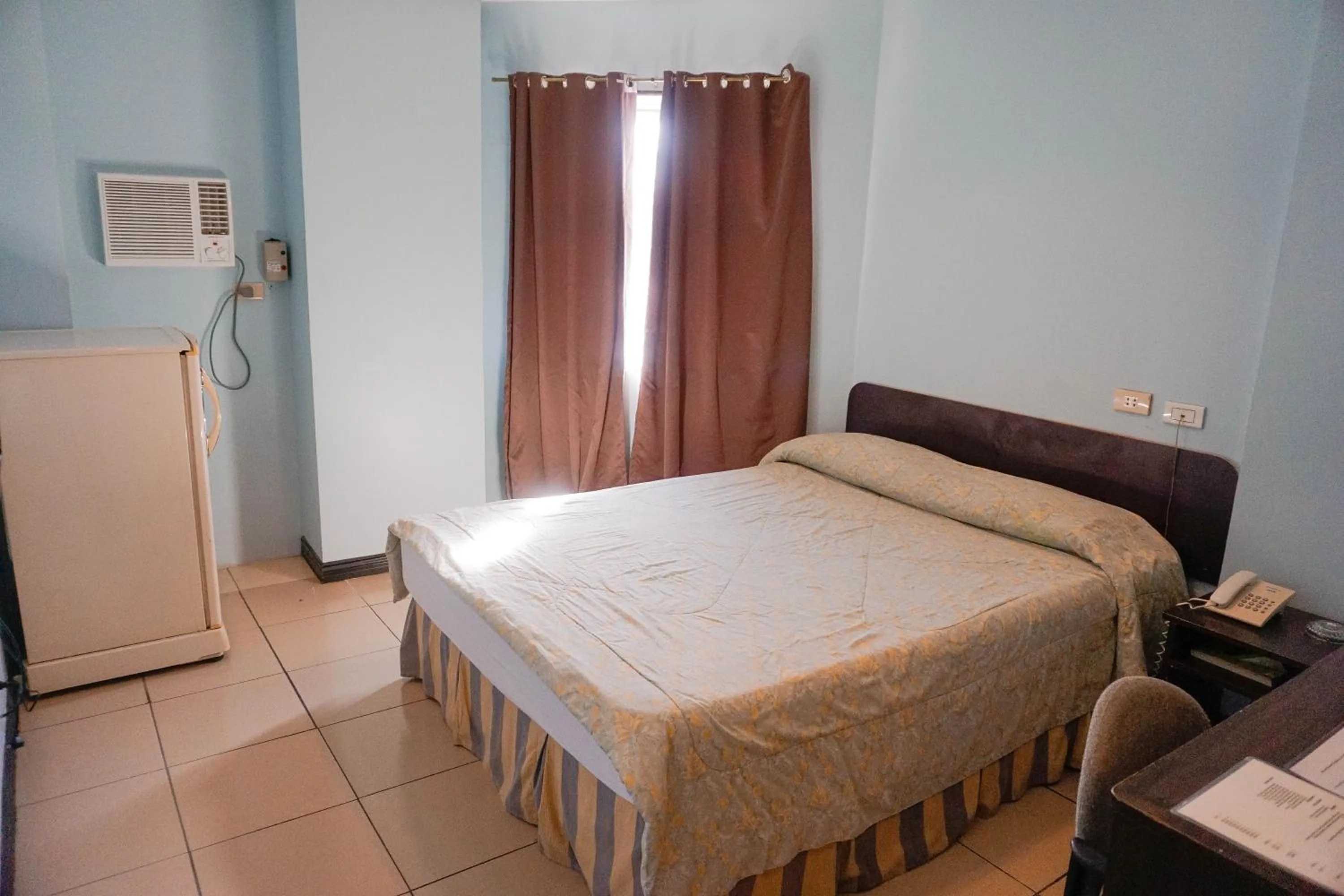 Standard Double Room in Crowne Garden Hotel