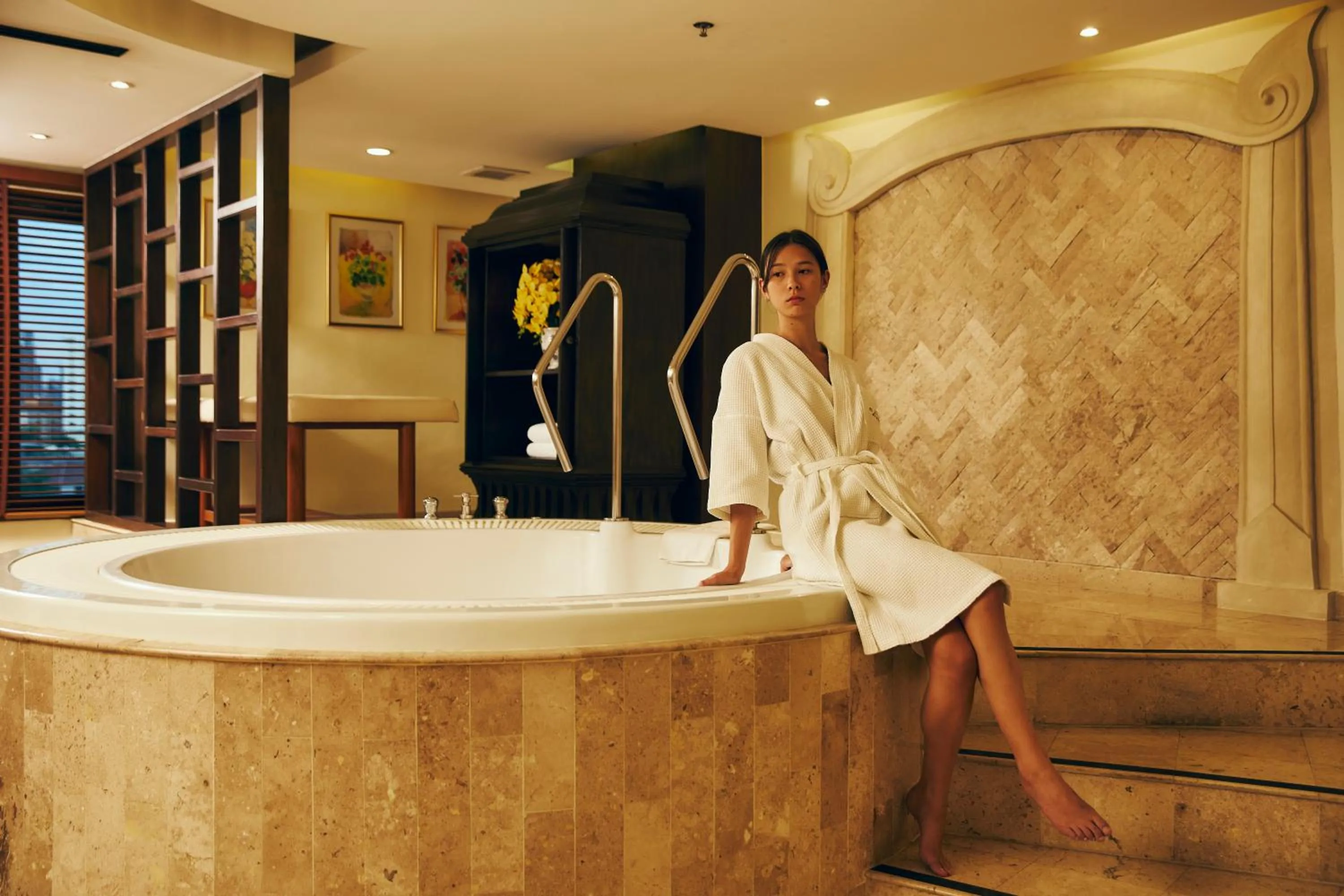 Diplomat One-Bedroom Suite (Corner Wing) in The Davis Bangkok