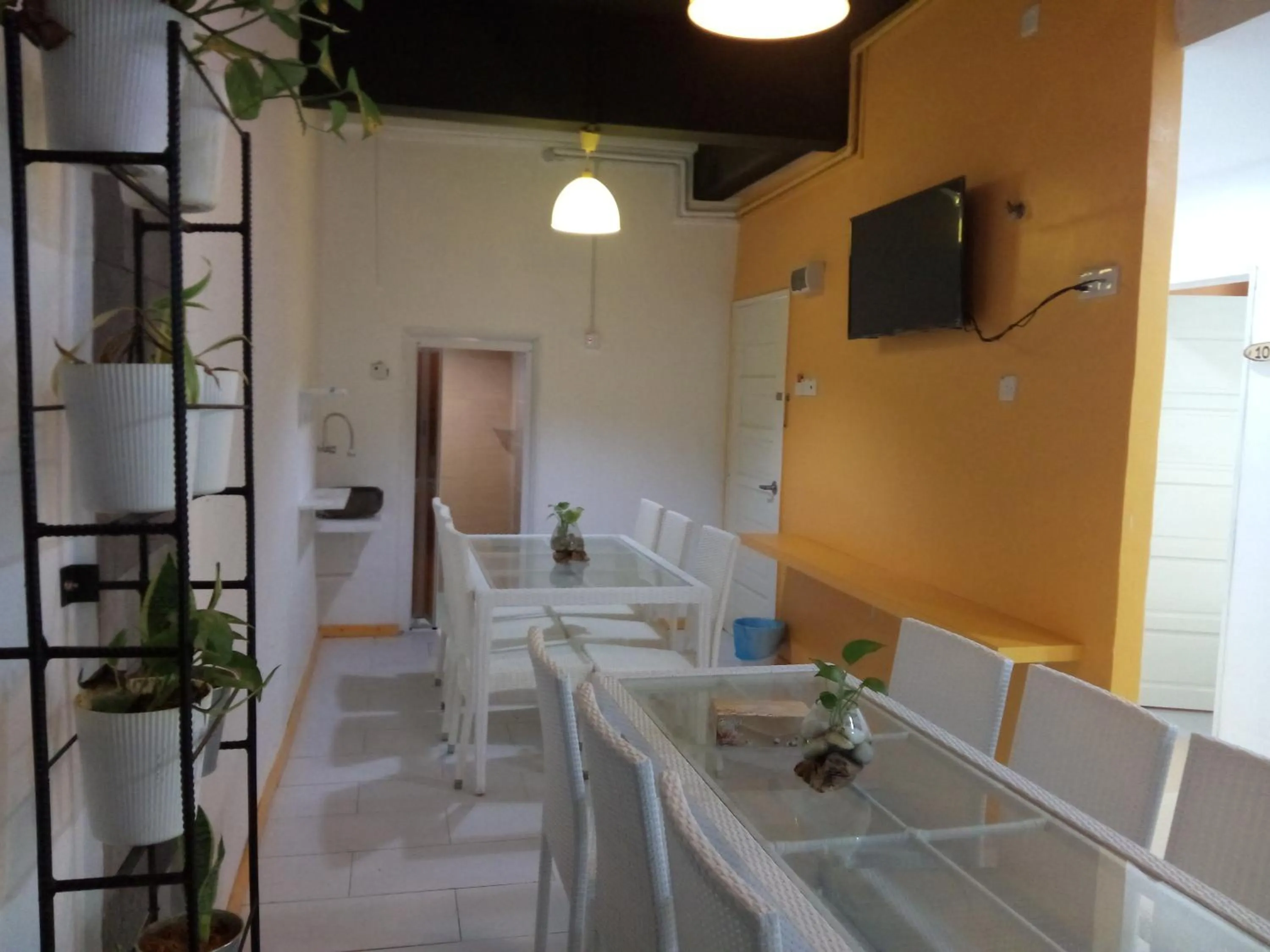 Standard Queen Room with Two Queen Beds in The Serai Cottage Transit Hotel