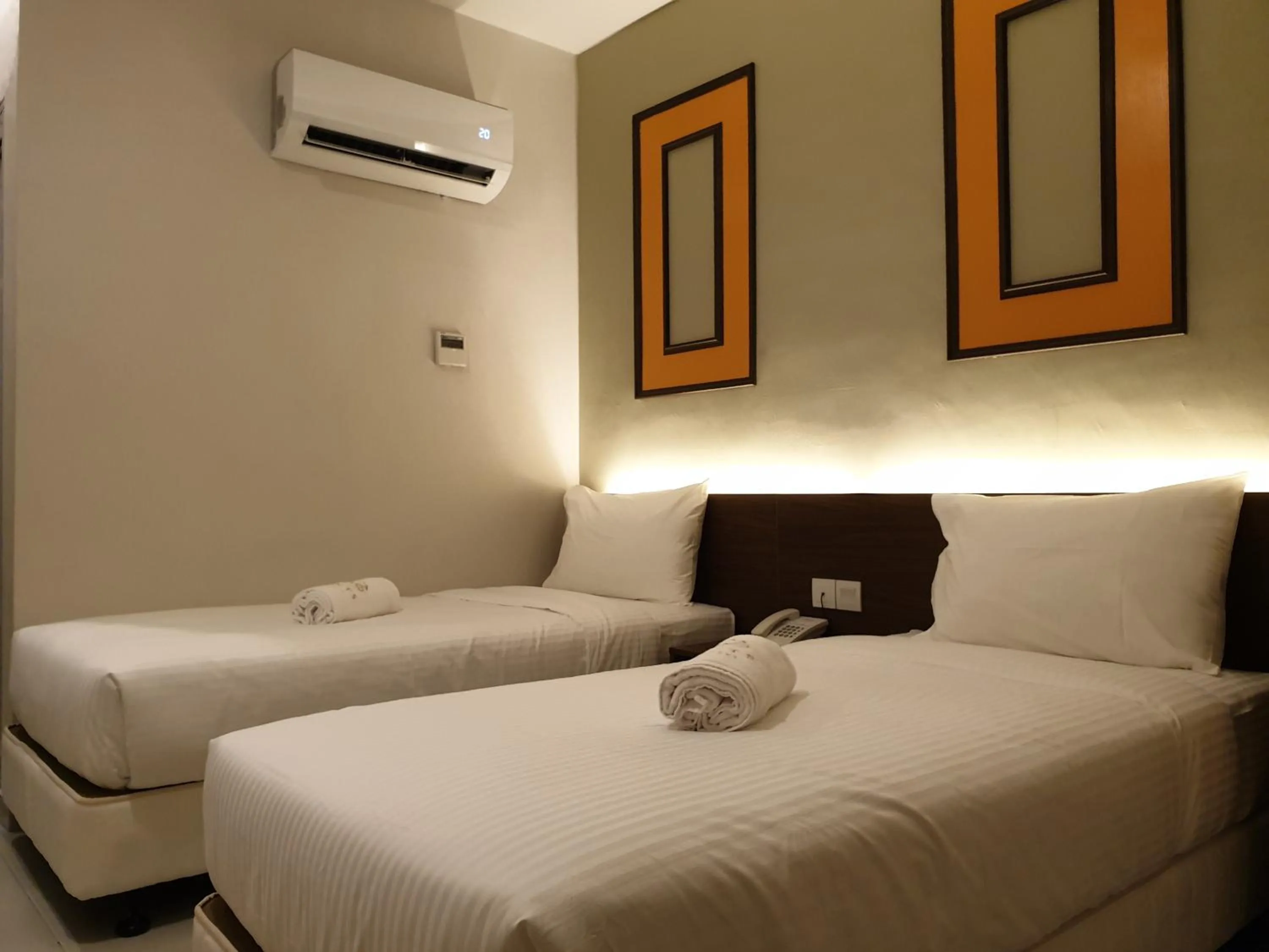 Standard Twin ( No Window ) in Ants Hotel