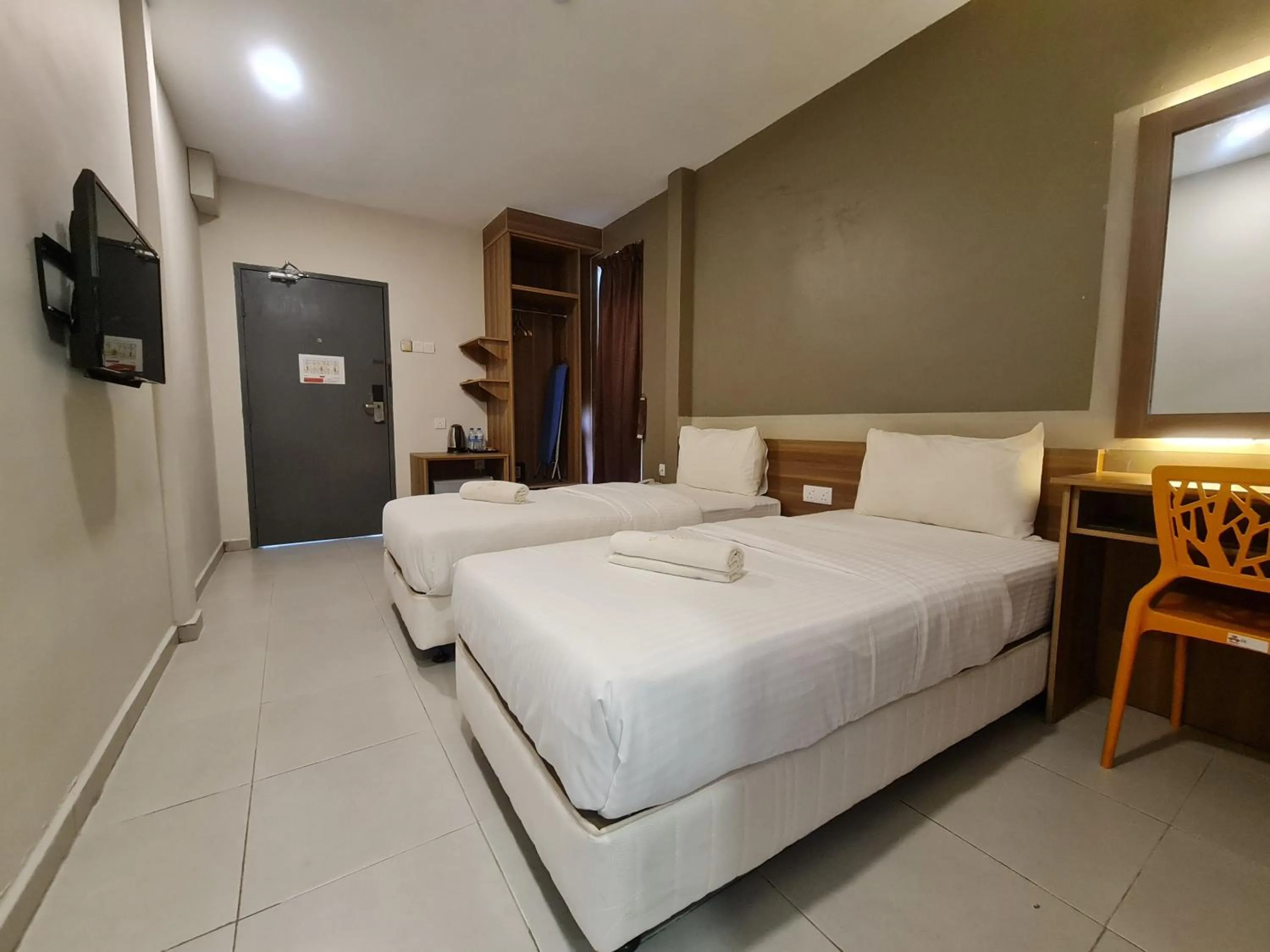 Superior Twin Room with City View in Ants Hotel