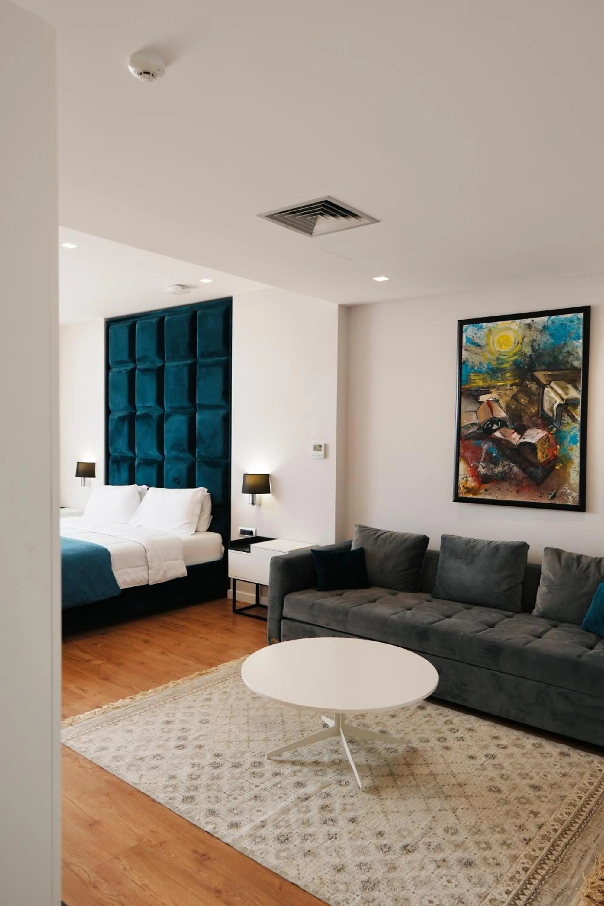 Deluxe Suite with Terrace and Sea View in Hotel Blue Sky