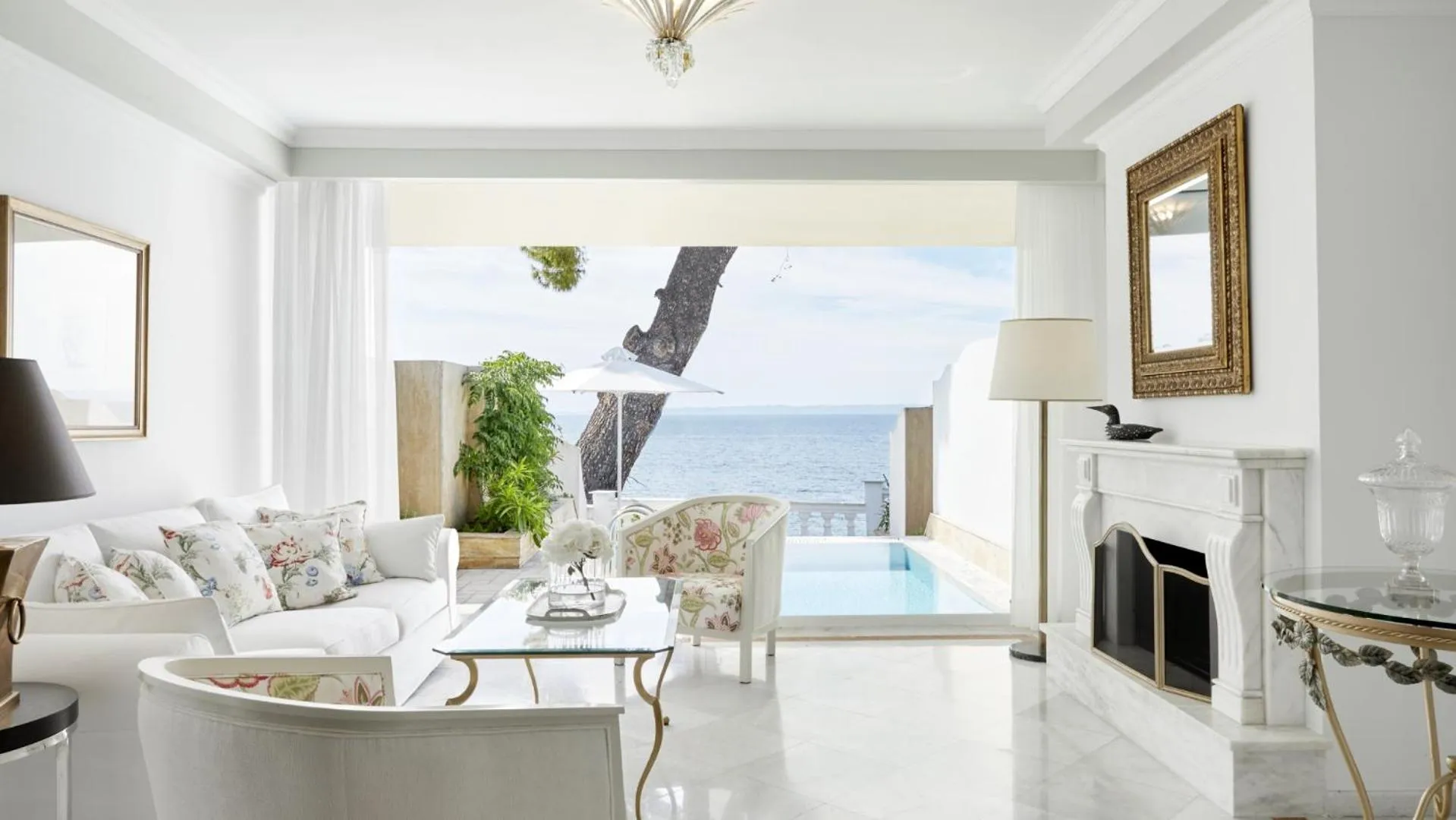 Executive Pool Suite with direct Sea View in The Danai