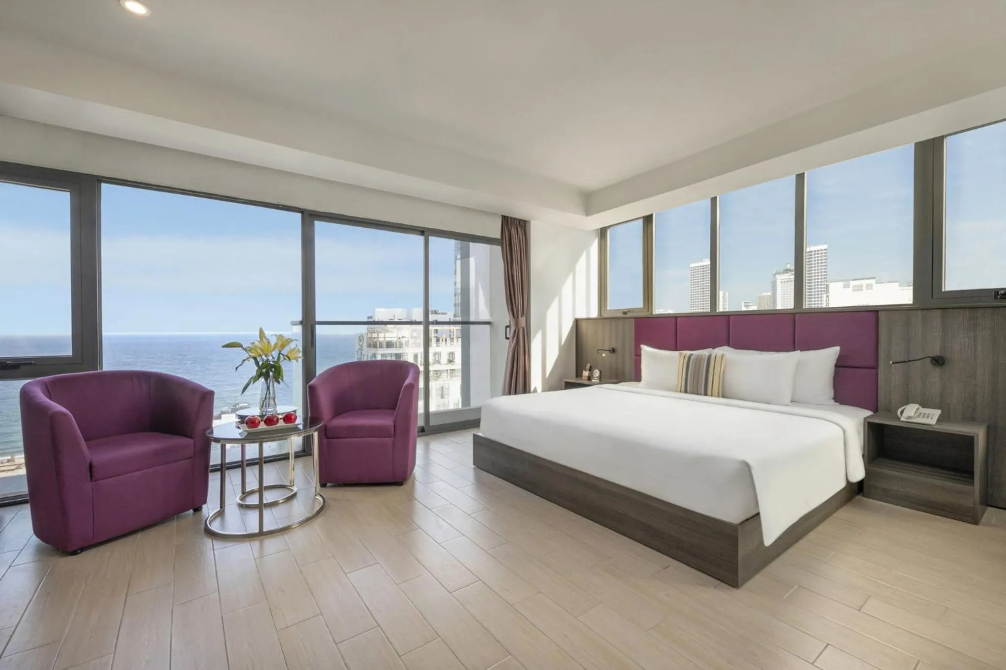 Executive Sea View with Balcony and Bathtub in Atlantic Nha Trang Hotel