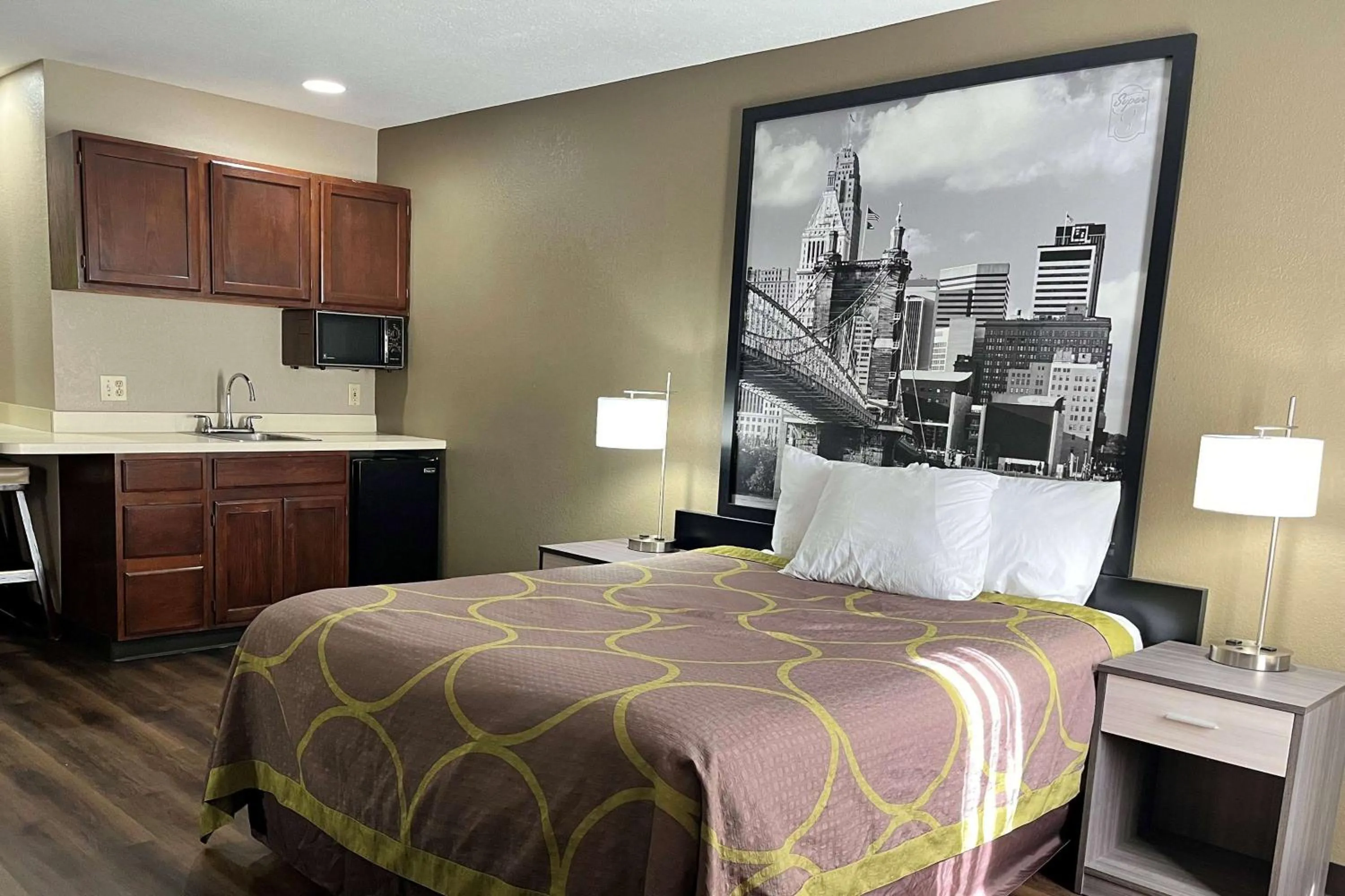 Efficiency Queen Room - Non-smoking in Super 8 by Wyndham Harrison OH