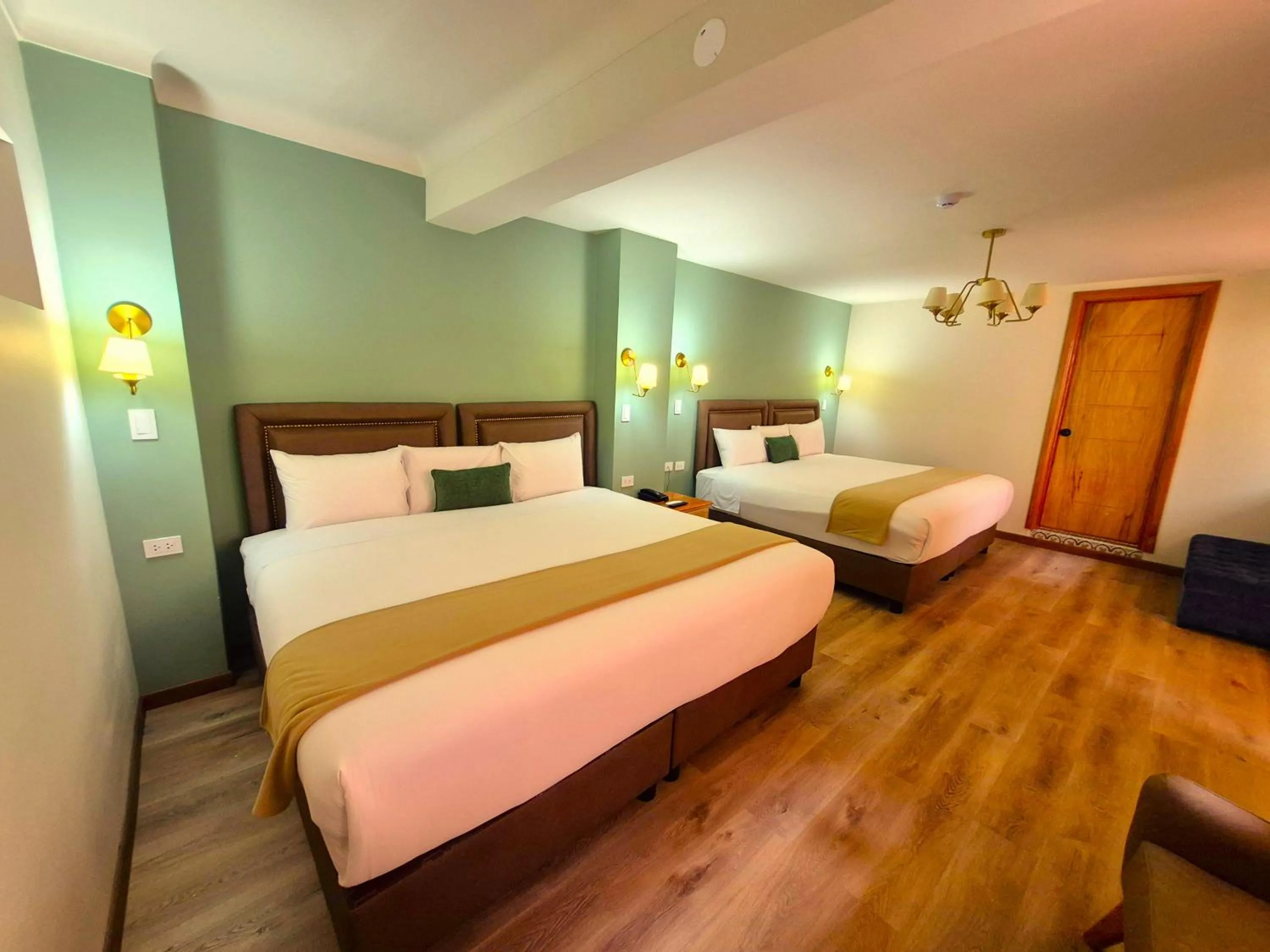 Deluxe Twin Room in Hotel Monasterio San Pedro