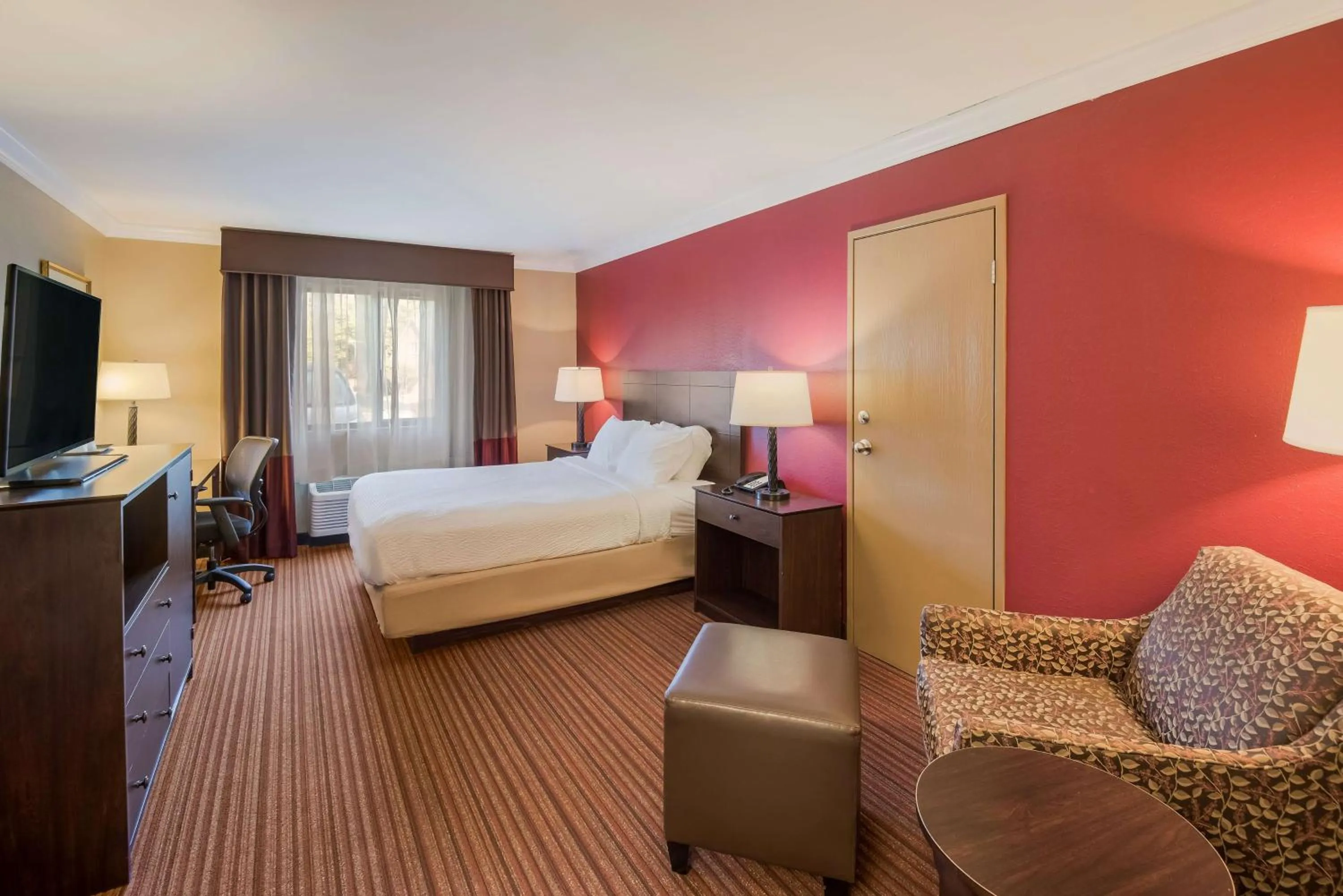 Queen Room - Non-Smoking in Best Western Sycamore Inn