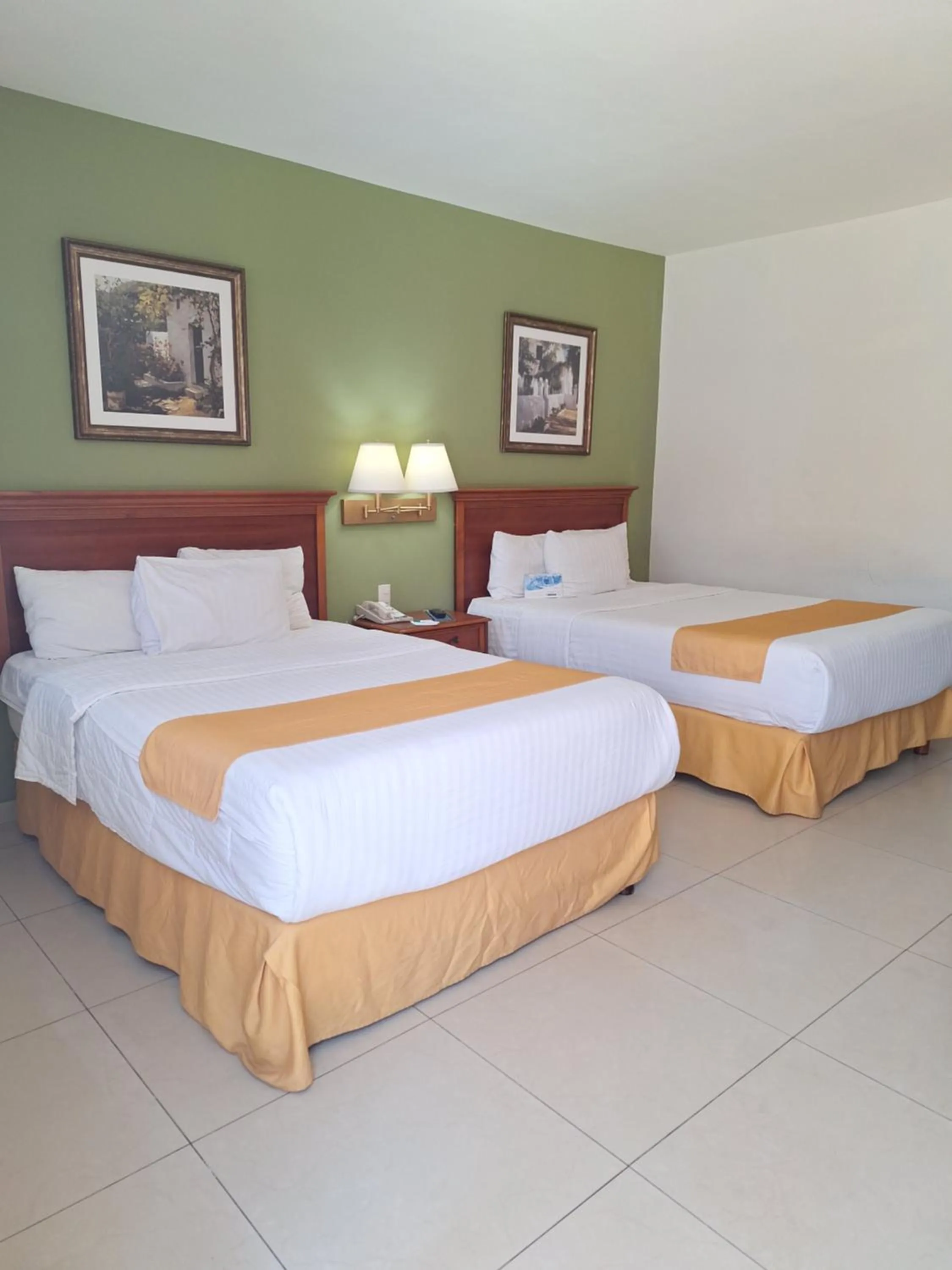 Business Room with Two Double Beds - Non-Smoking in Quality Inn Ciudad Obregon