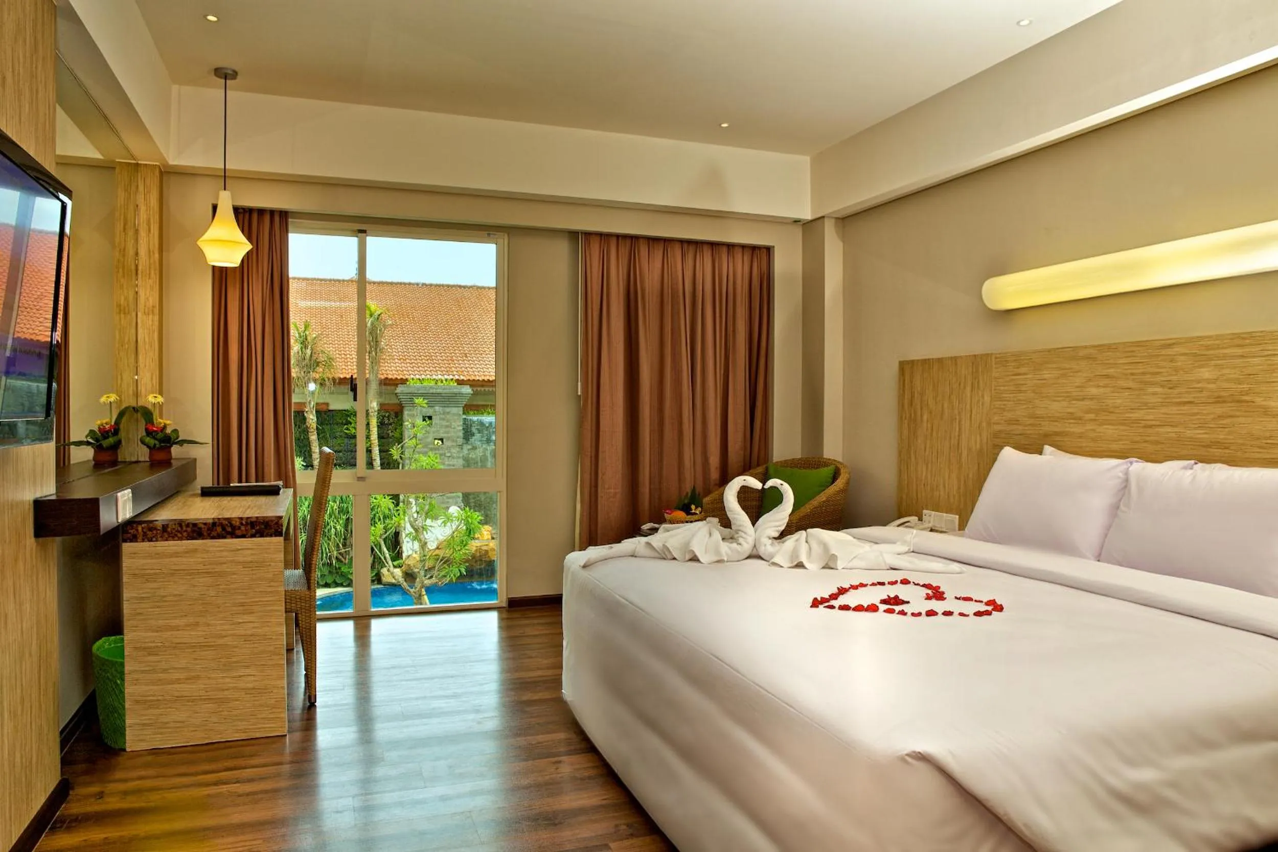 Interconnecting Deluxe Double and Twin Room in Bintang Kuta Hotel