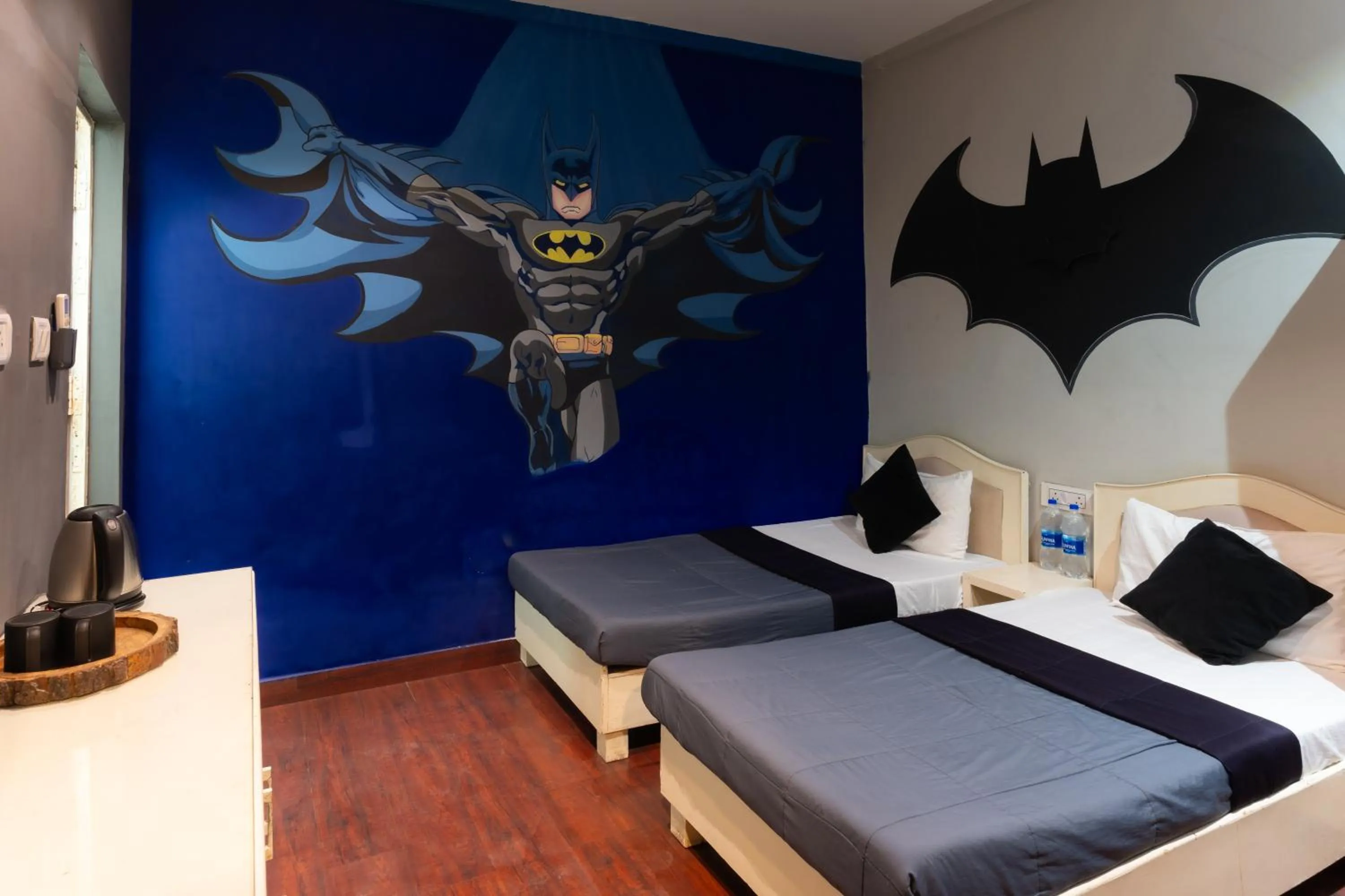 Deluxe Twin Room in Joey's Hostel Agra - 200m from Taj Mahal