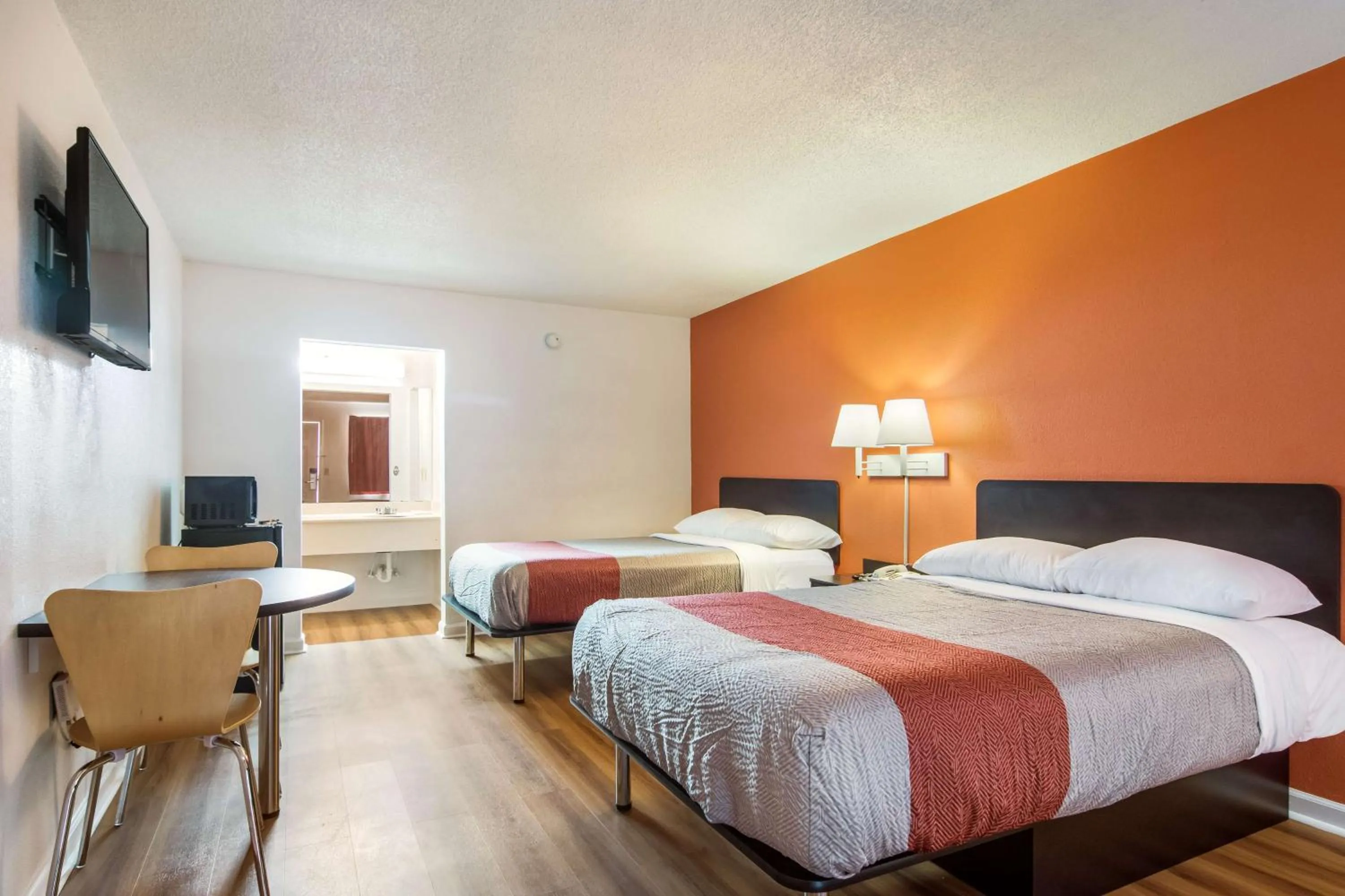 Deluxe Quadruple Room - Smoking in Motel 6-Warner Robins, GA