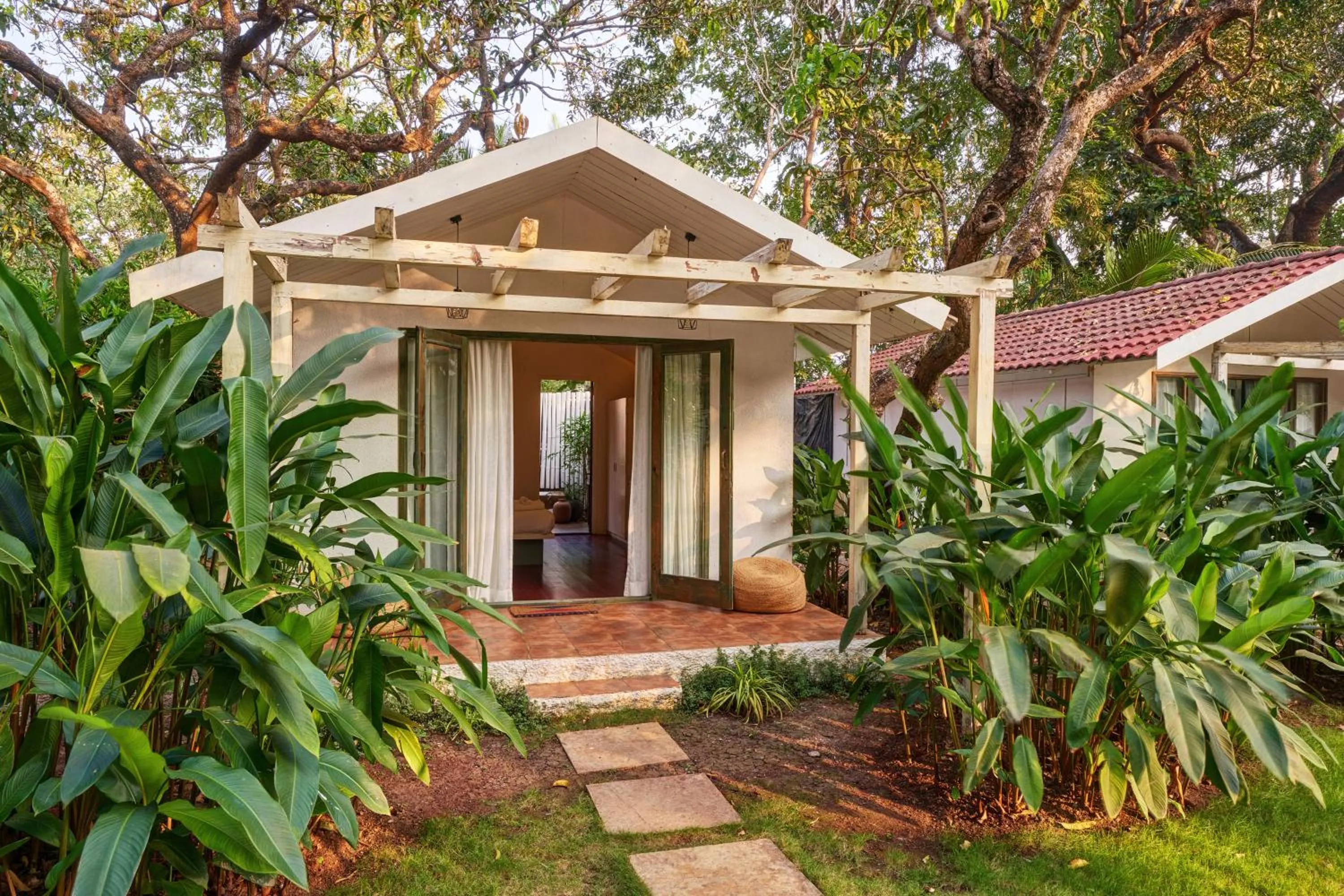 Cottage with Bathtub in Blu Resorts