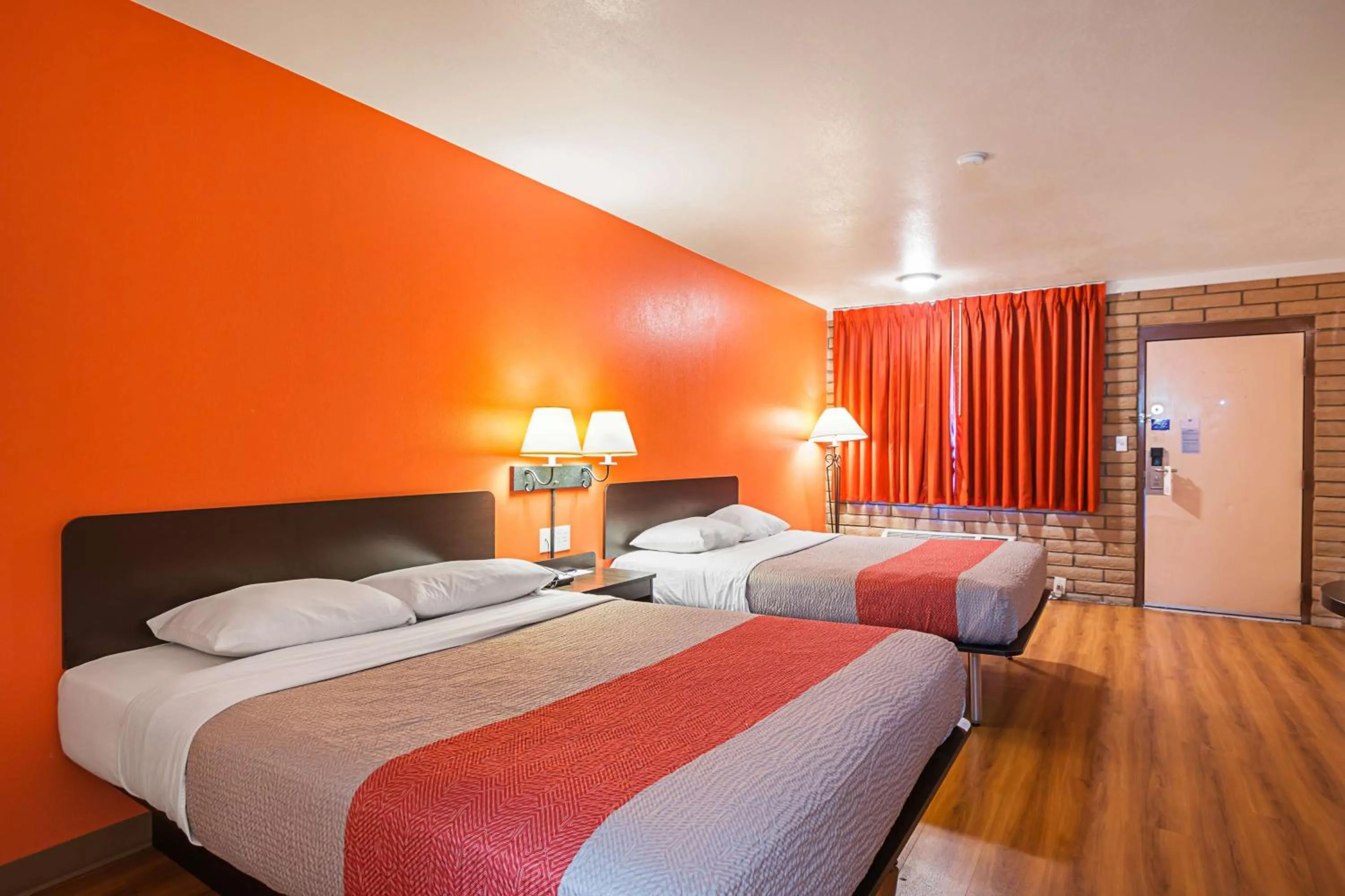 Deluxe Queen Room with Two Queen Beds - Non-Smoking in Motel 6-Safford, AZ