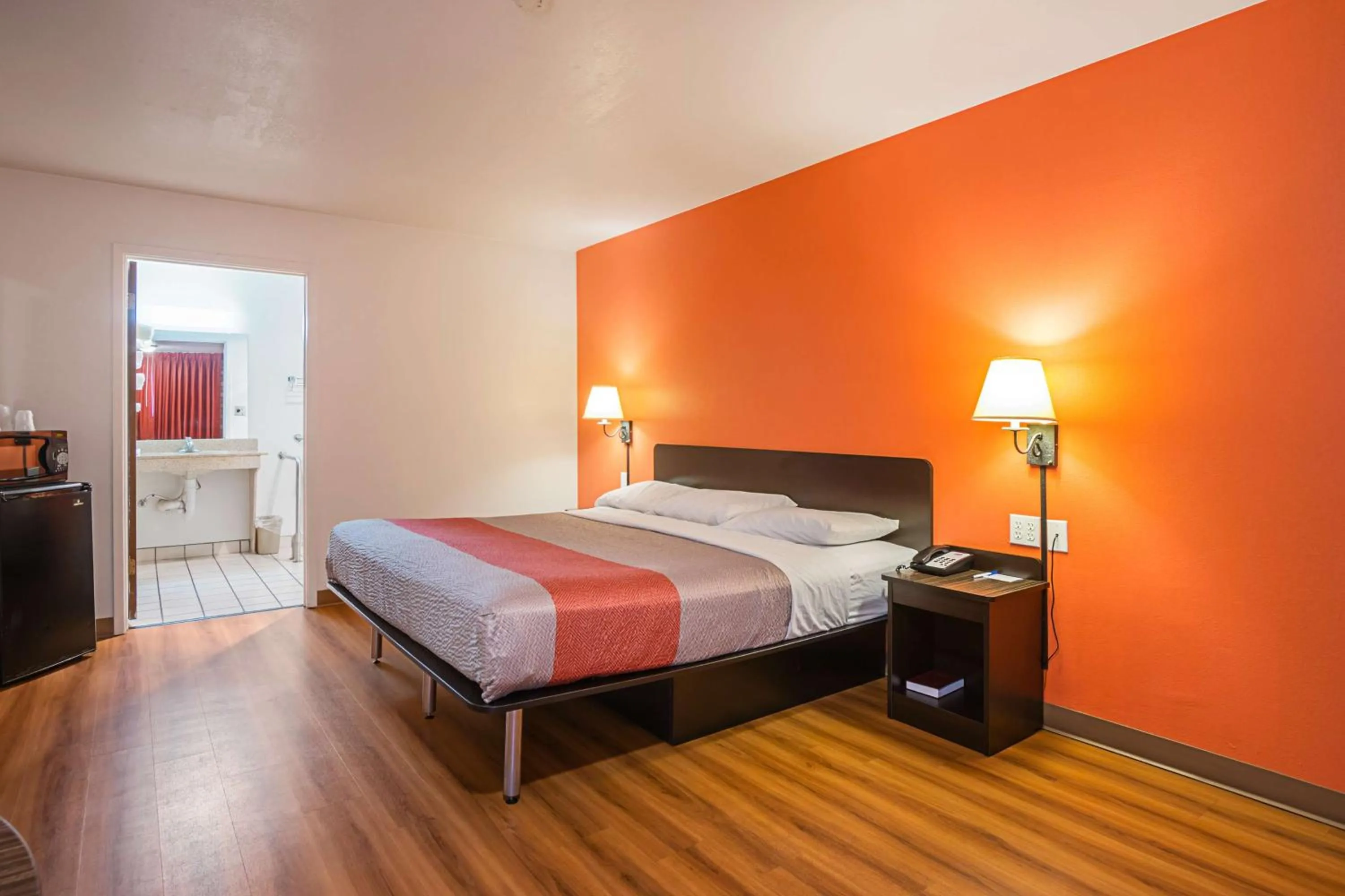 King Room - Disability Access - Non-Smoking in Motel 6-Safford, AZ