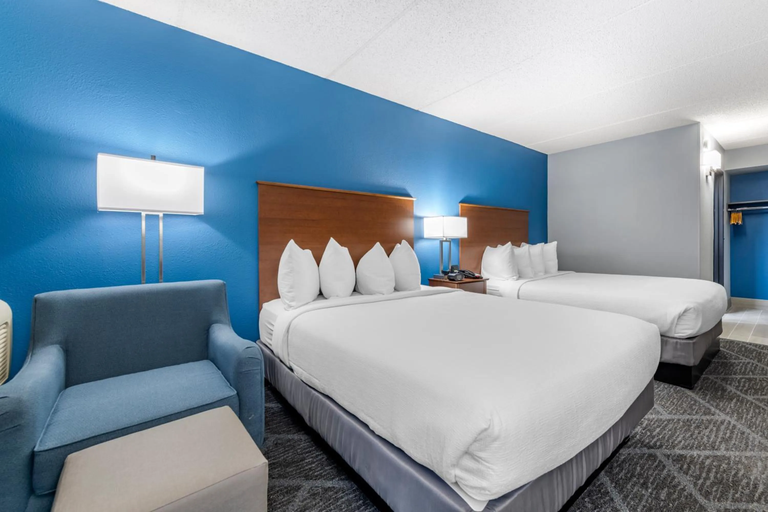 Queen Room with Two Queen Beds in Best Western Bloomington Edina - Minneapolis