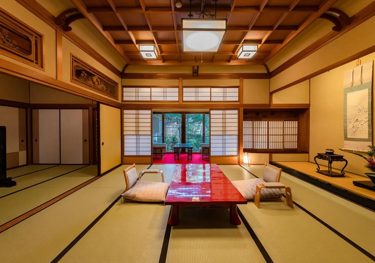 Family Room with Private Bathroom in Haiya