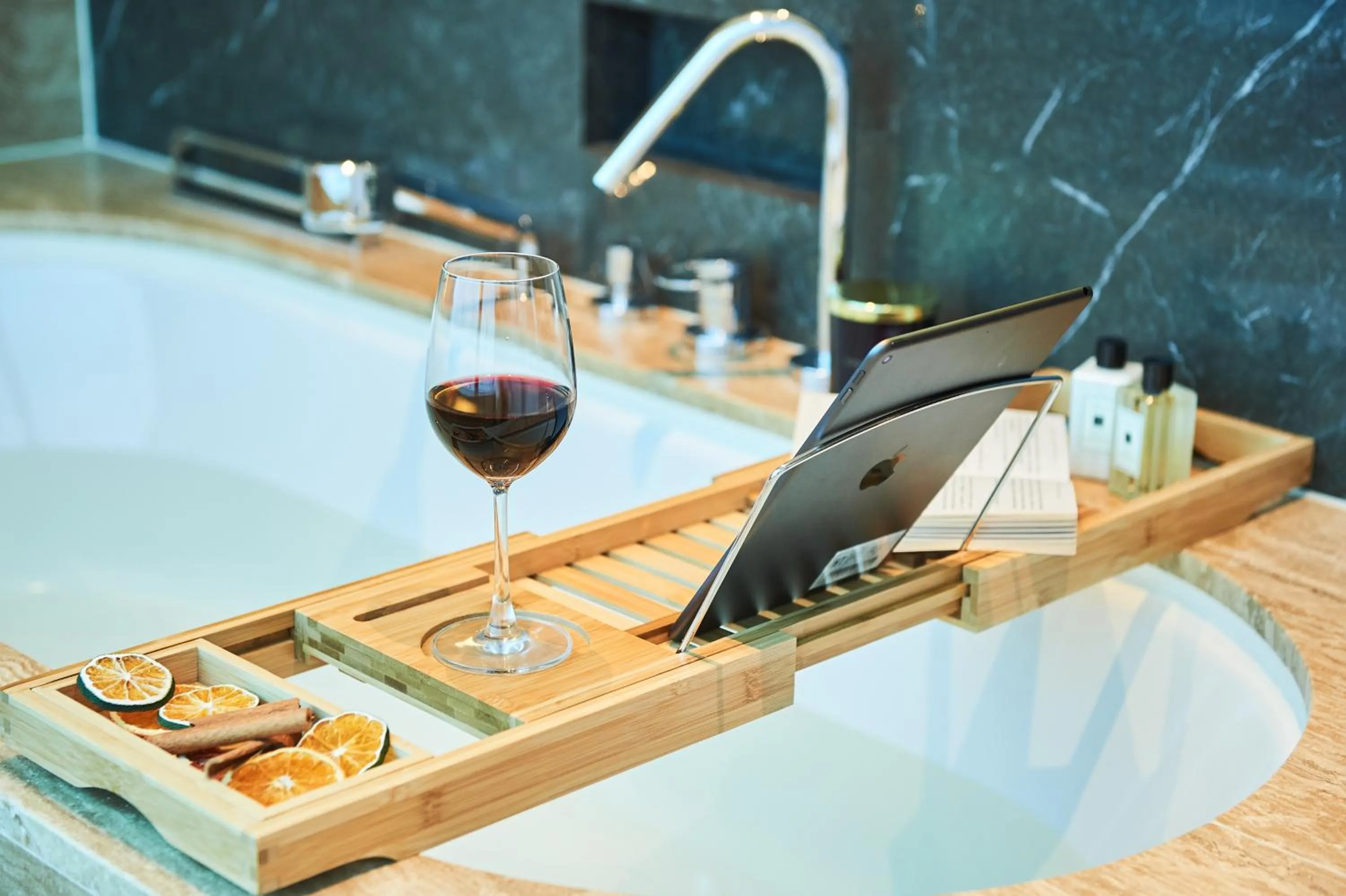 Deluxe King Room - City and River View in Conrad Seoul