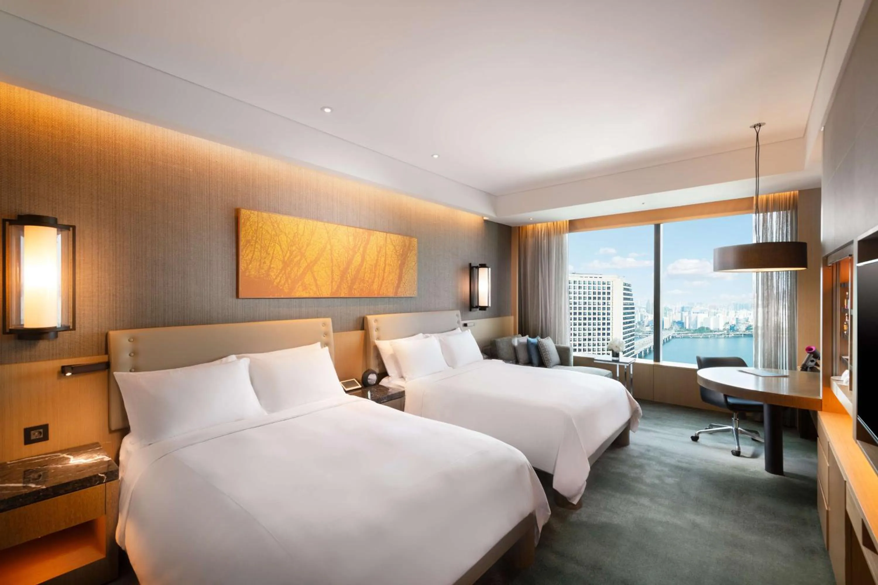 Premium Queen Room with Two Queen Beds - River View in Conrad Seoul