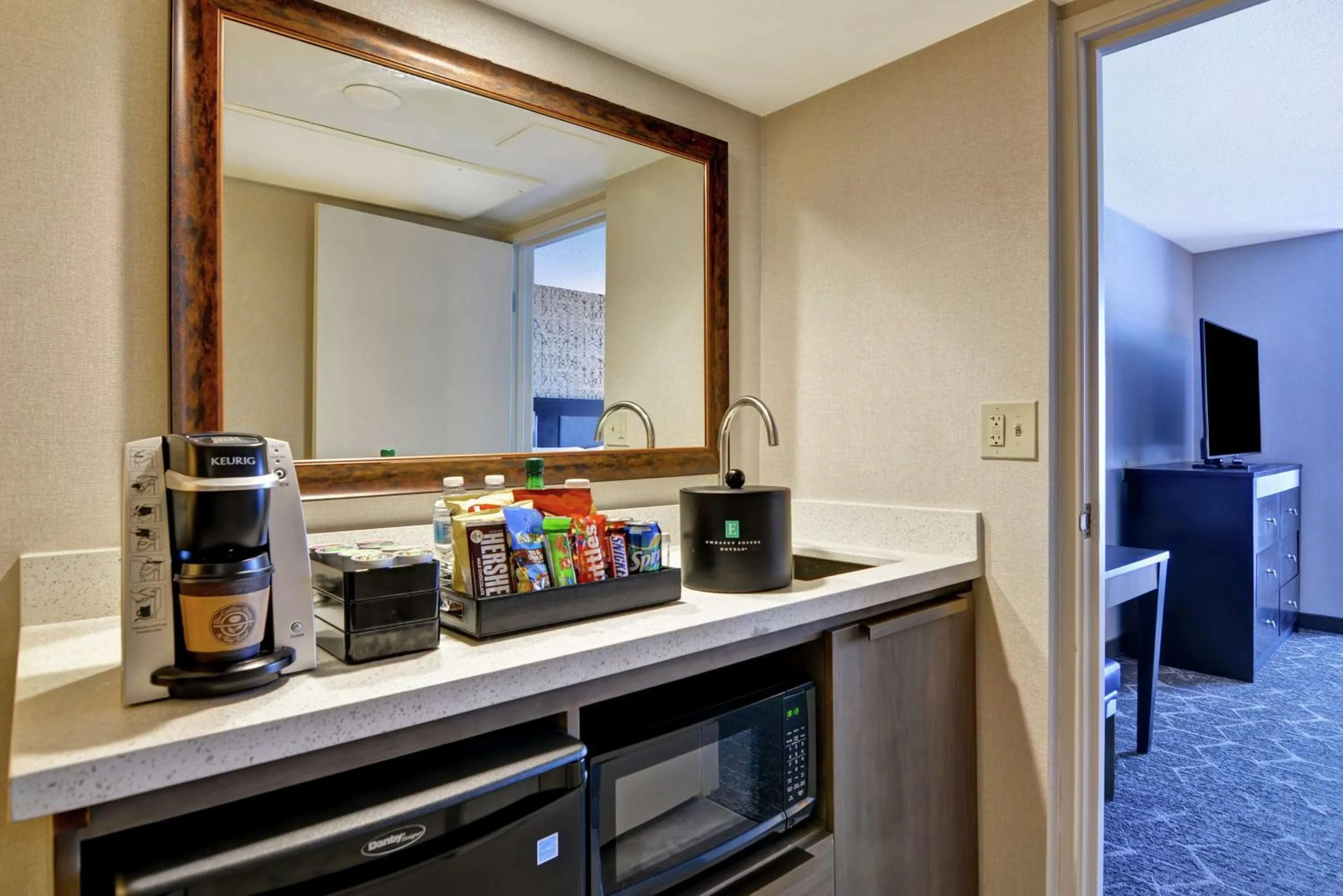 Premium King Suite w/ Sofa Sleeper, 1 Bedroom in Embassy Suites by Hilton Minneapolis Airport