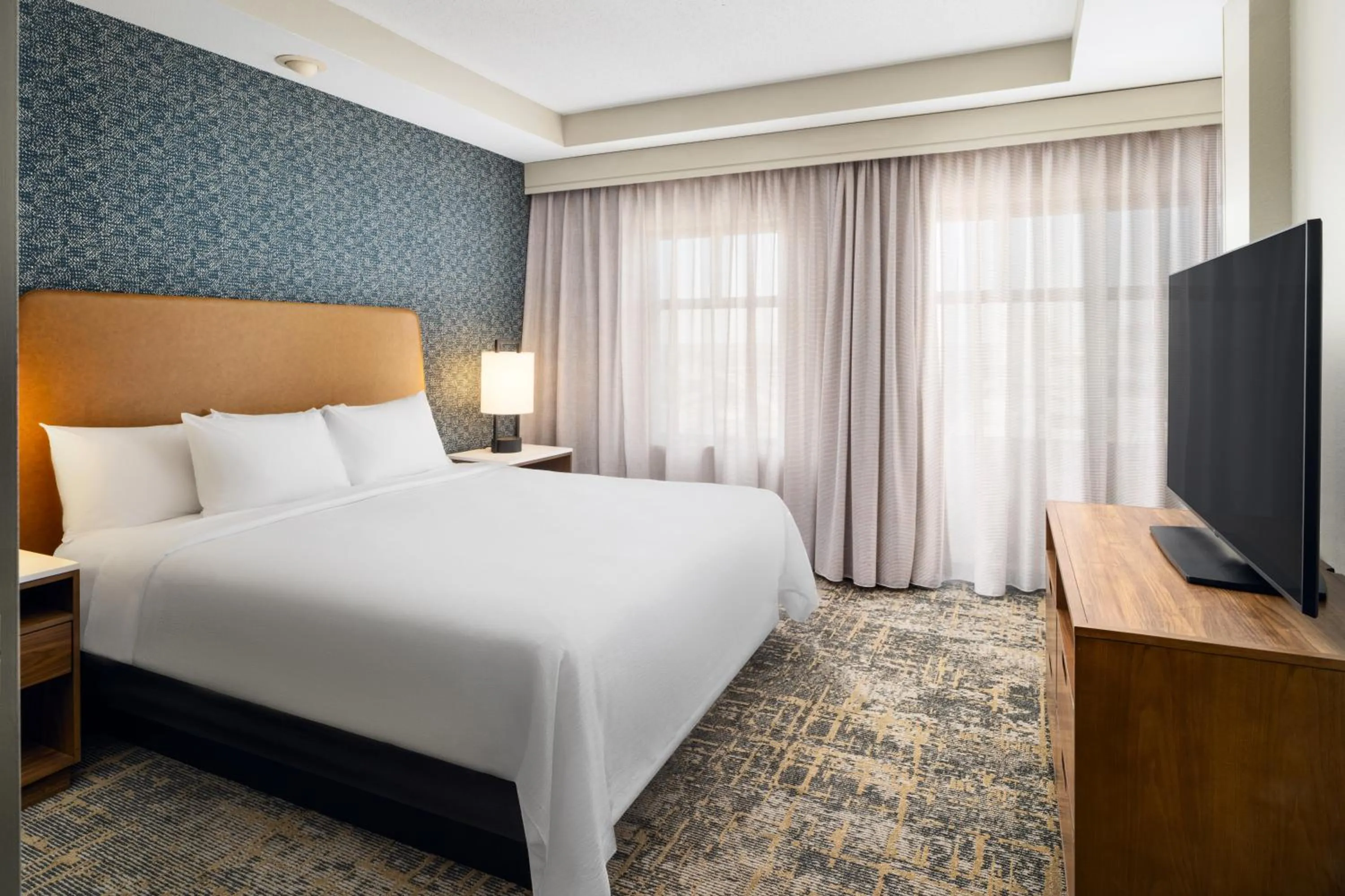 Bedroom, Bed in Embassy Suites Lincoln