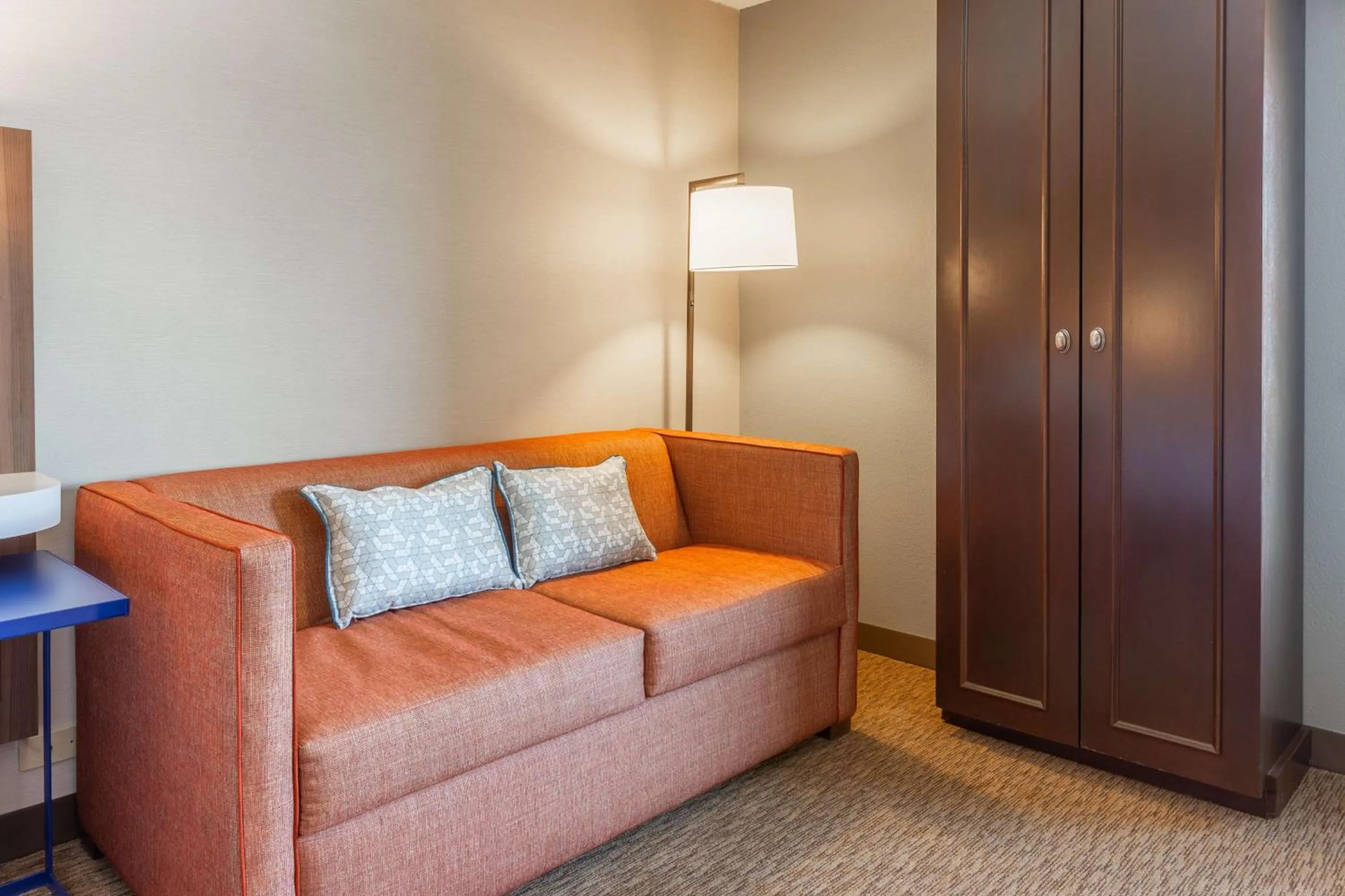 King Room with Sofa Bed and Study - Non-Smoking in Hampton Inn Madison East Towne Mall Area