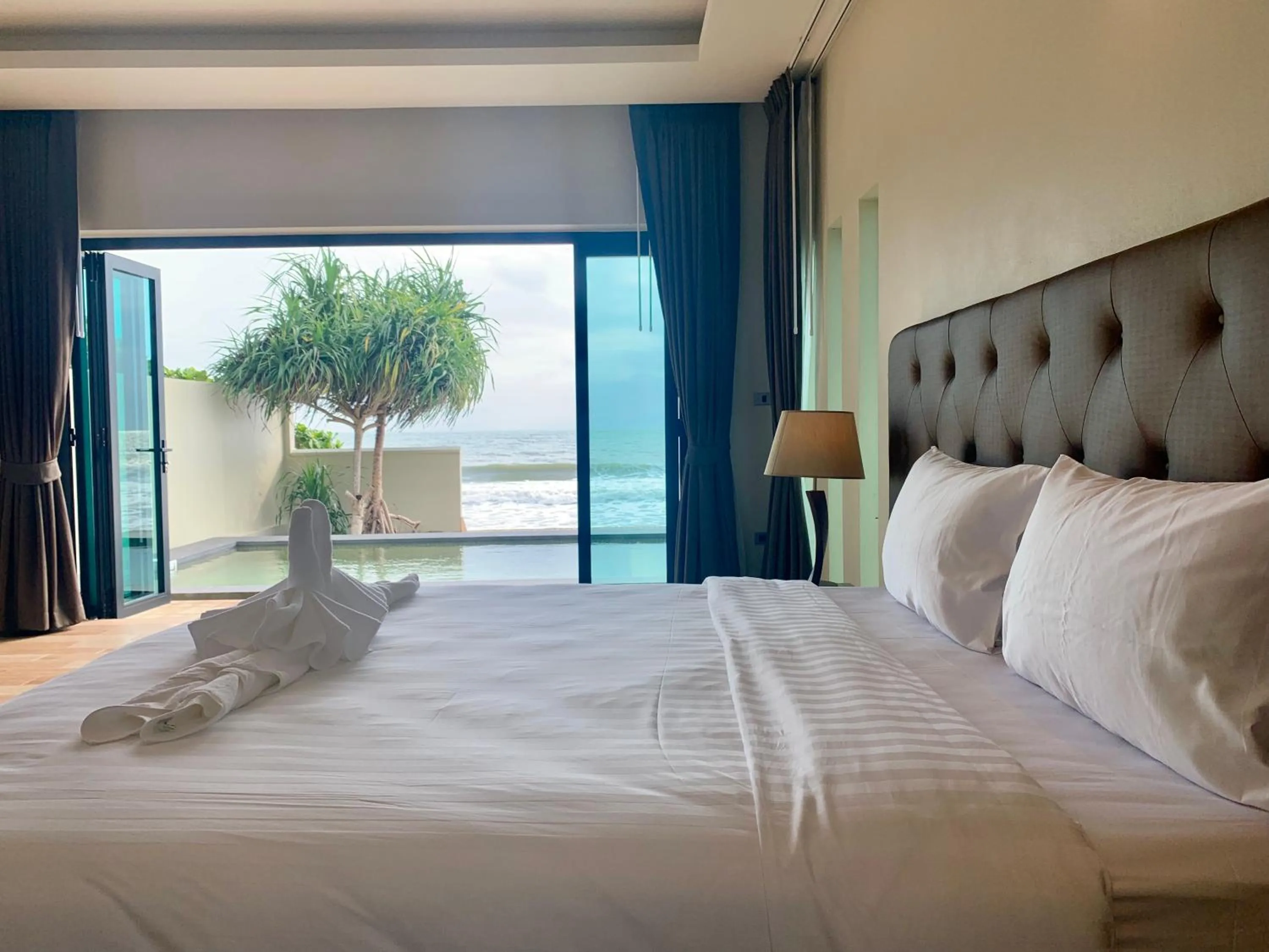 Villa - Beach Front in Wis Beach Khanom