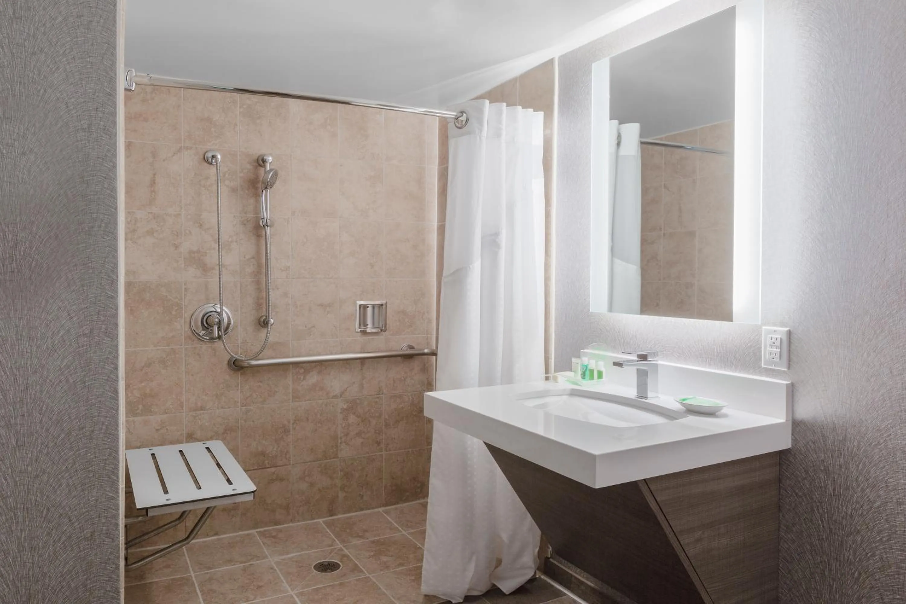 King Room - Mobility Access/Roll in Shower - Non-Smoking in Holiday Inn La Mirada Buena Park by IHG