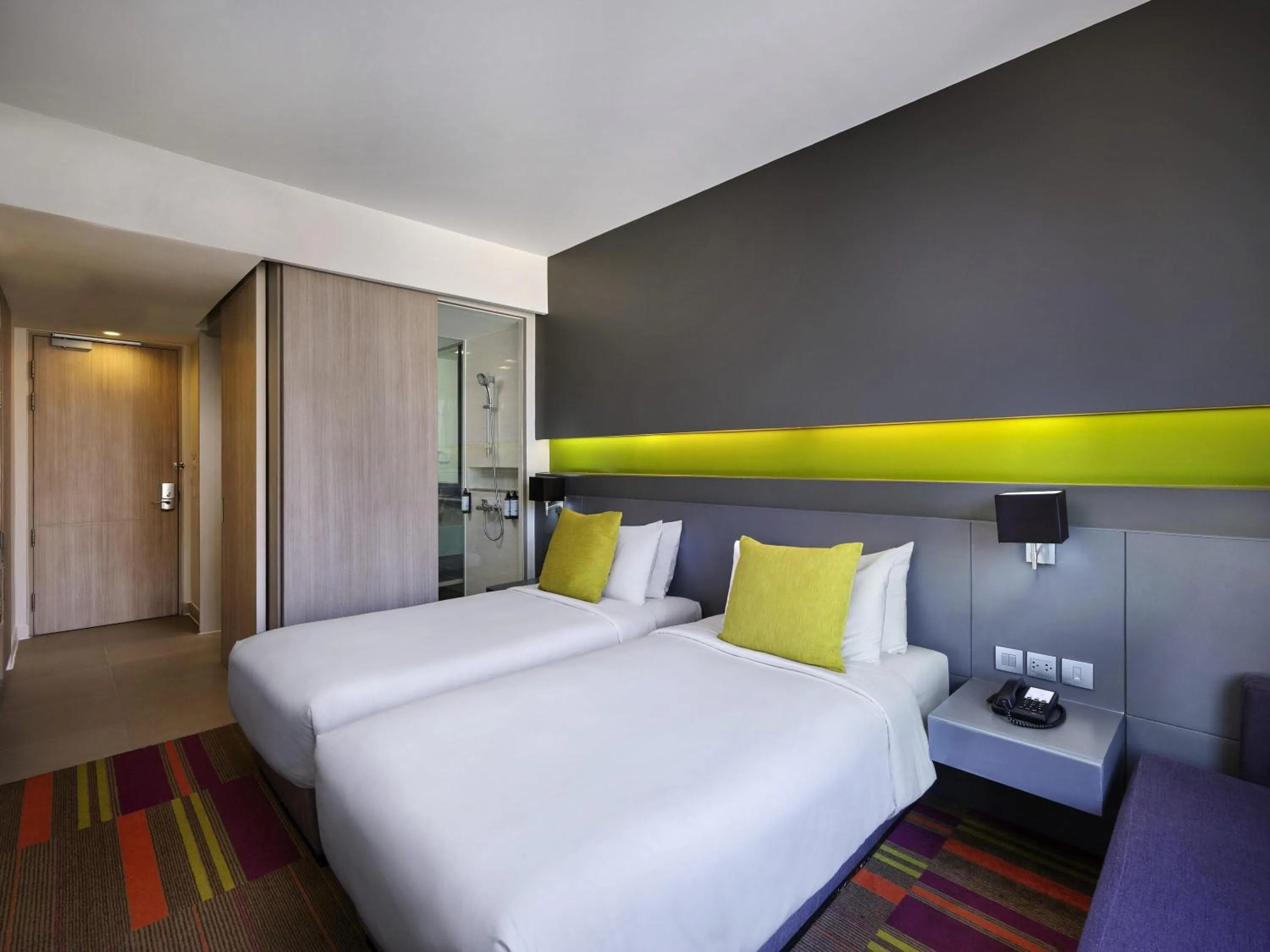 Deluxe Room with 2 single beds, High floor  in Mercure Bangkok Siam