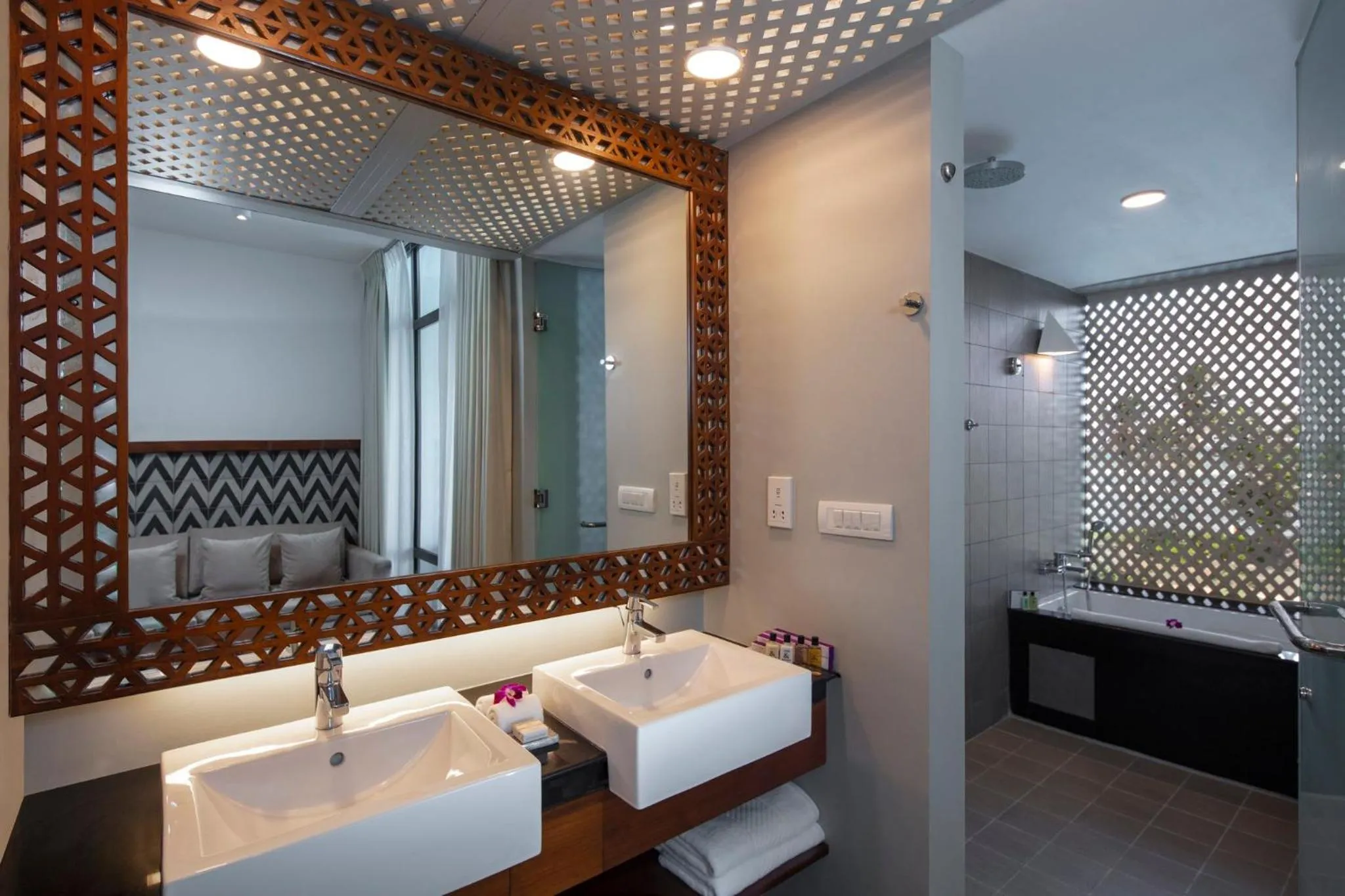 Deluxe Pool Terrace Twin - single occupancy - 15% discount on SPA in Cinnamon Bey Beruwala