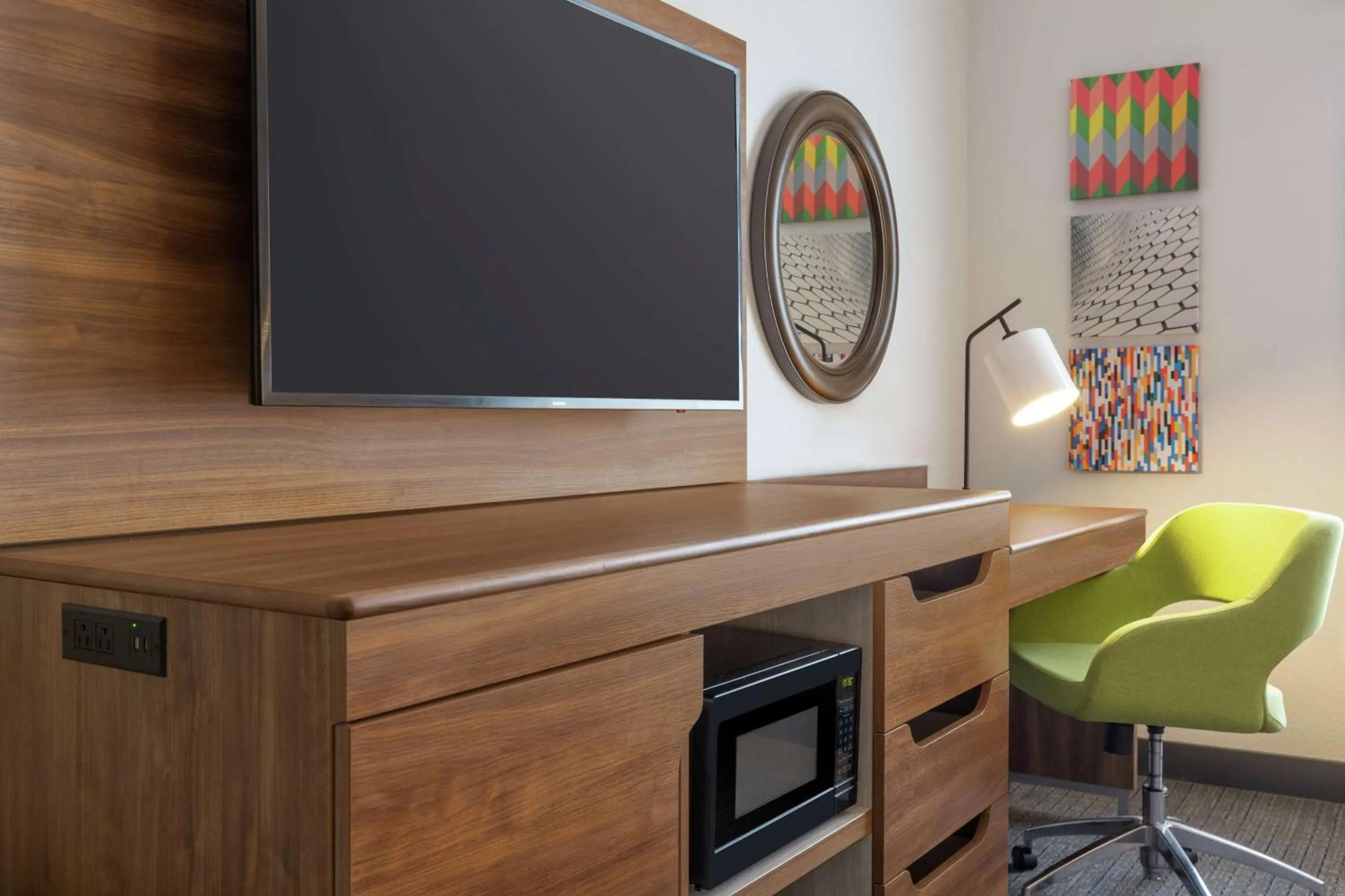 Deluxe King Room - Non-Smoking in Hampton Inn & Suites Houston-Cypress Station