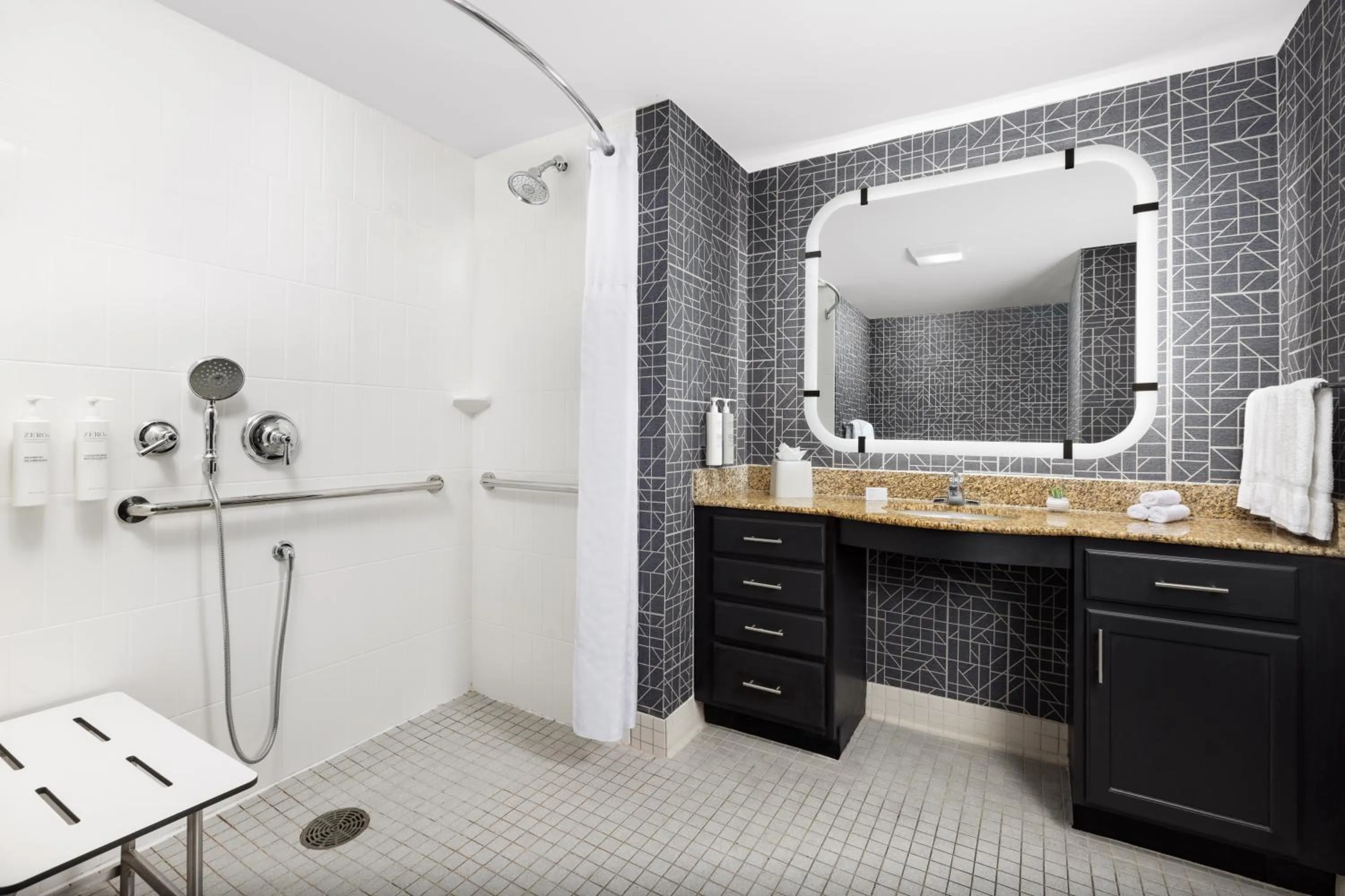 One-Bedroom Queen Suite - Disability Access/Non-Smoking in Homewood Suites by Hilton Manchester/Airport