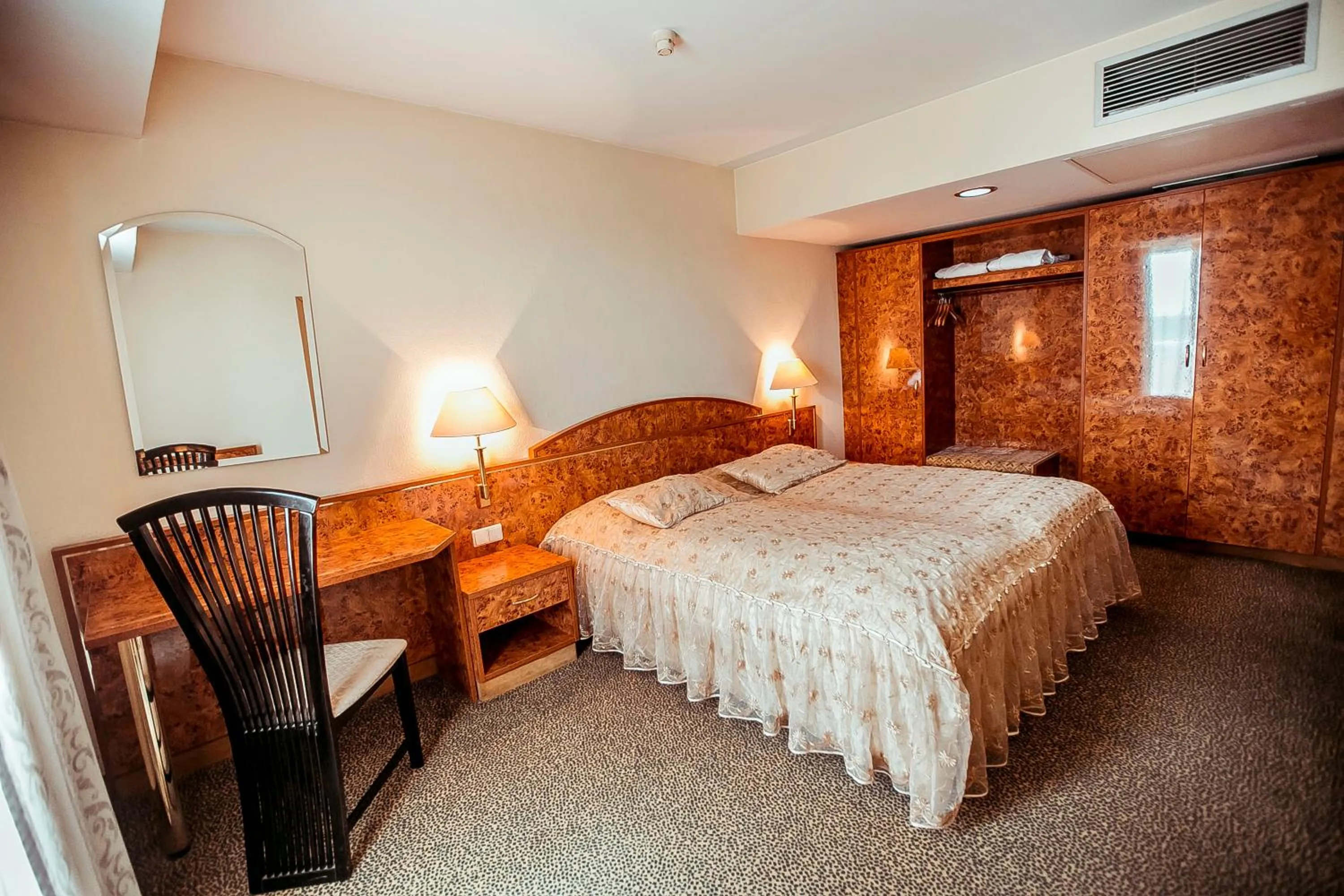 Suite in Shodlik Palace