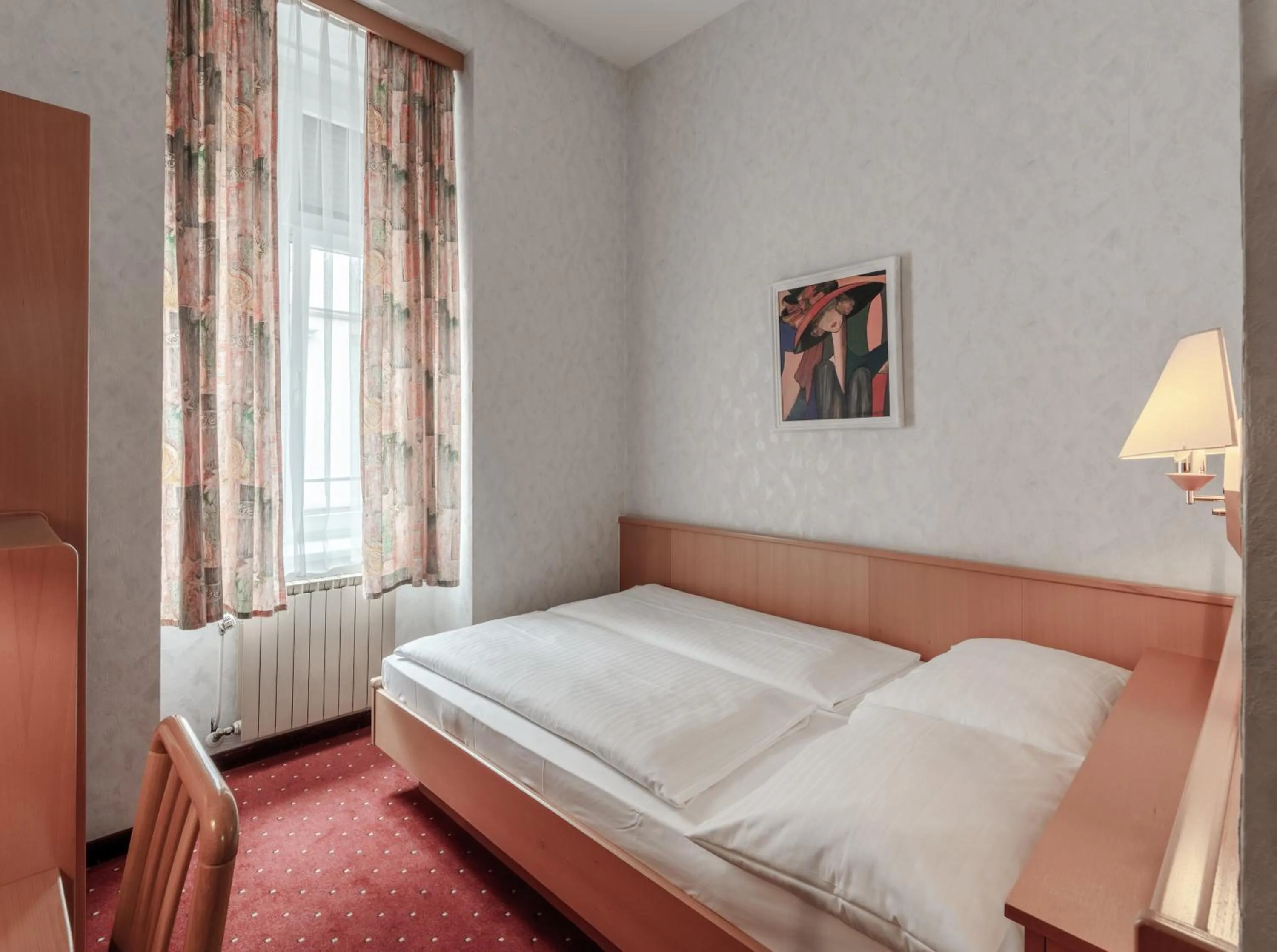Economy Double Room in Hotel Admiral
