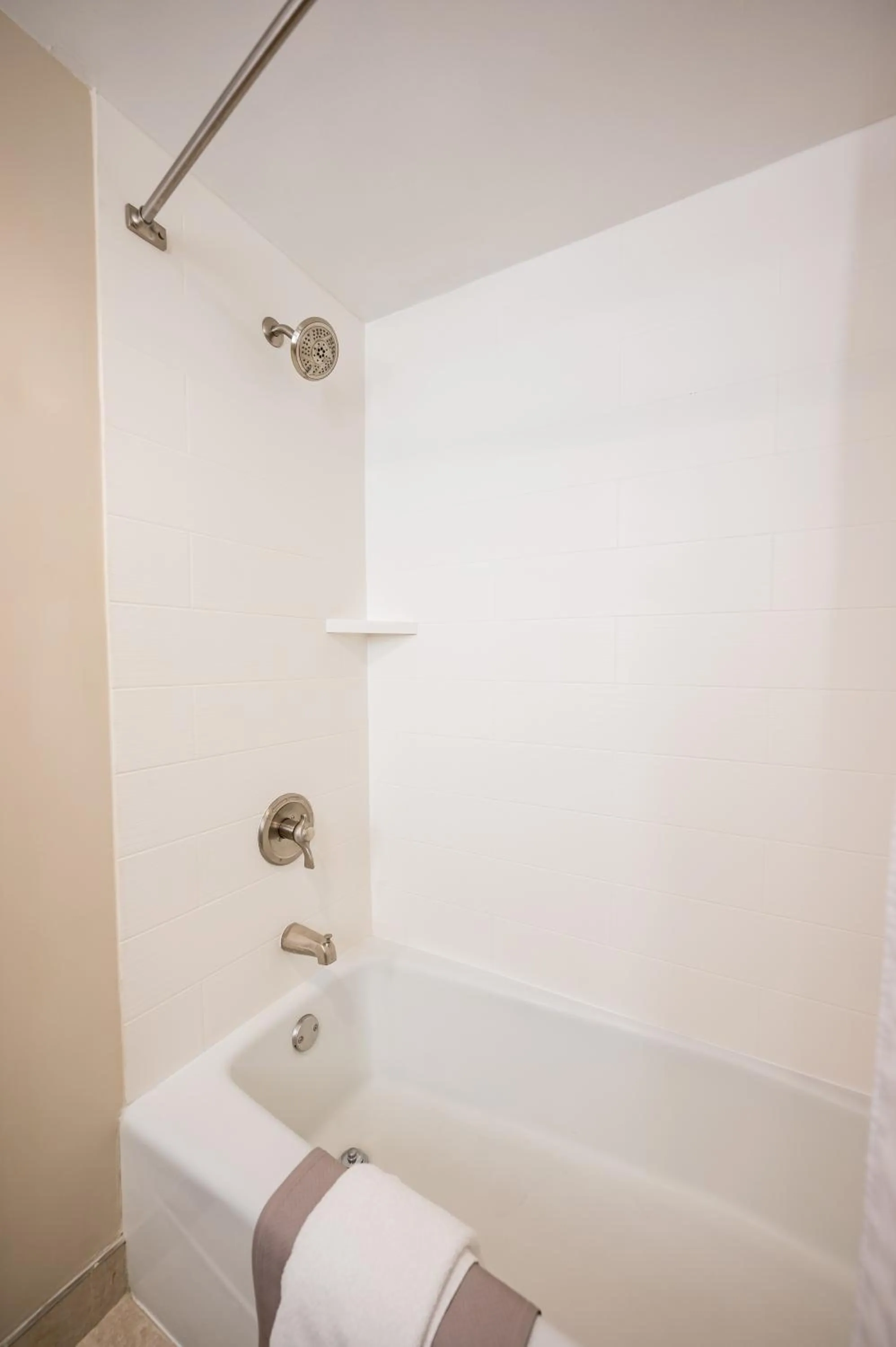 Queen Suite with Two Queen Beds and Sofa Bed in Hyatt Regency Green Bay