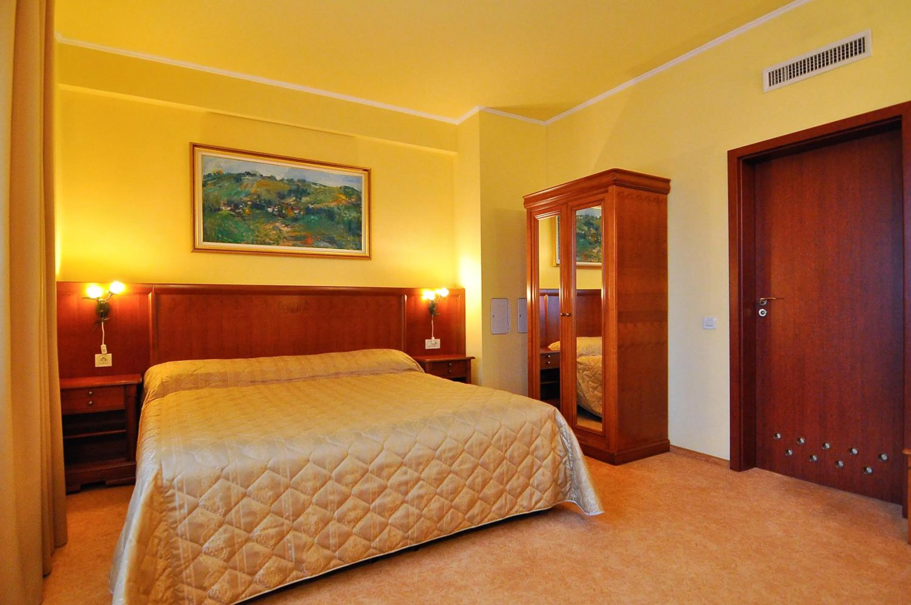 Superior Double or Twin Room in Hotel Maxim