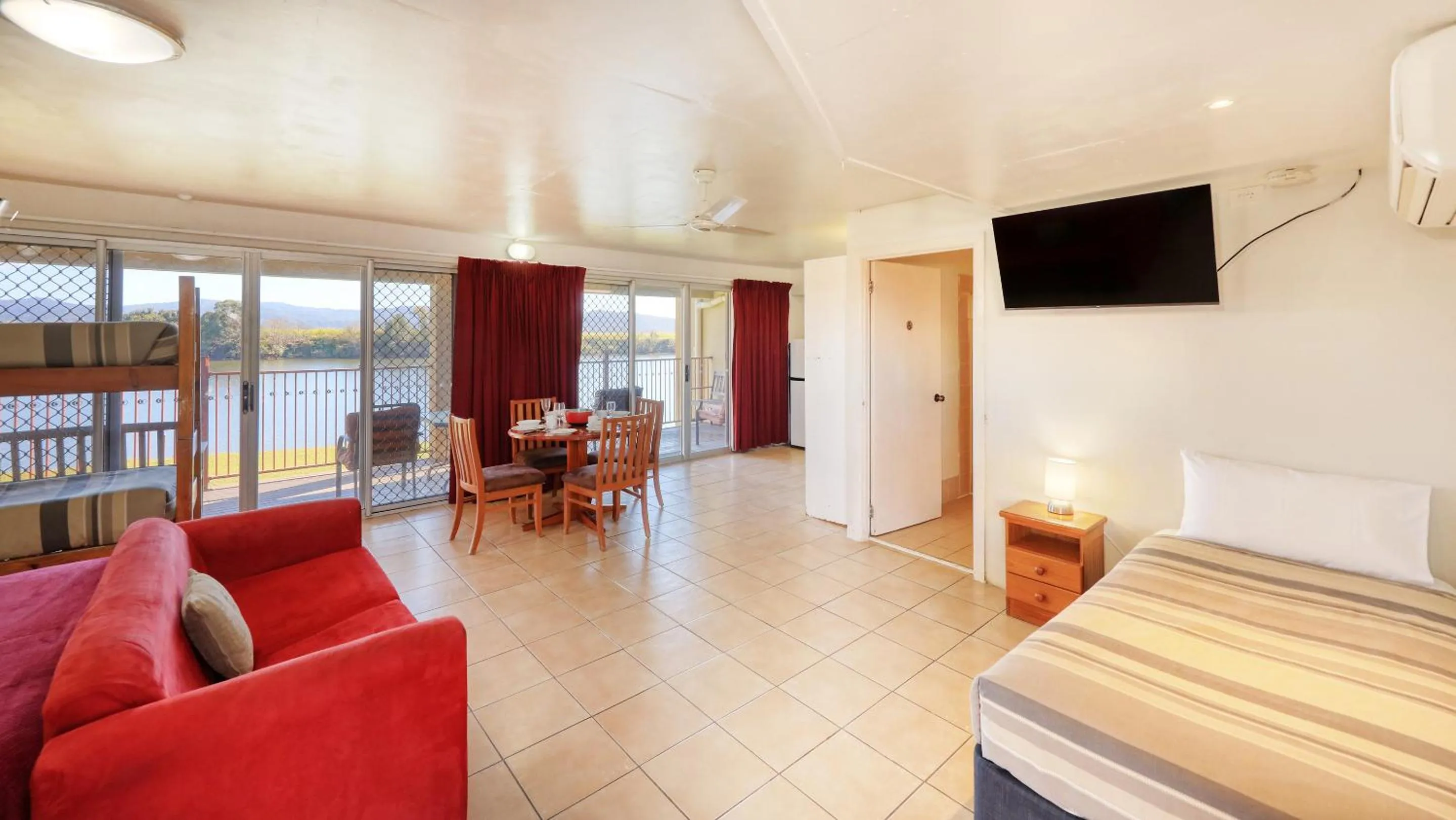 Waterfront Family  in Tweed River Motel