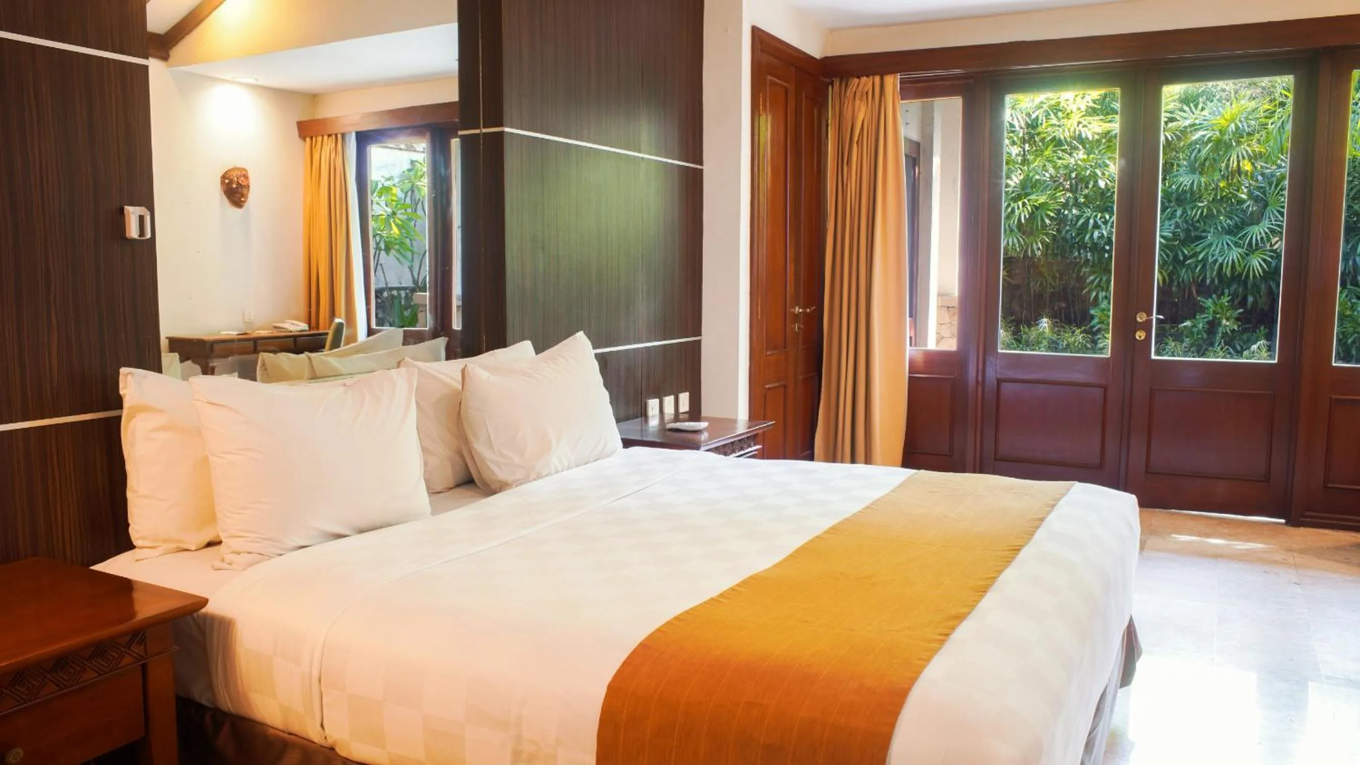 Two-Bedroom Bungalow in Lorin Solo Hotel