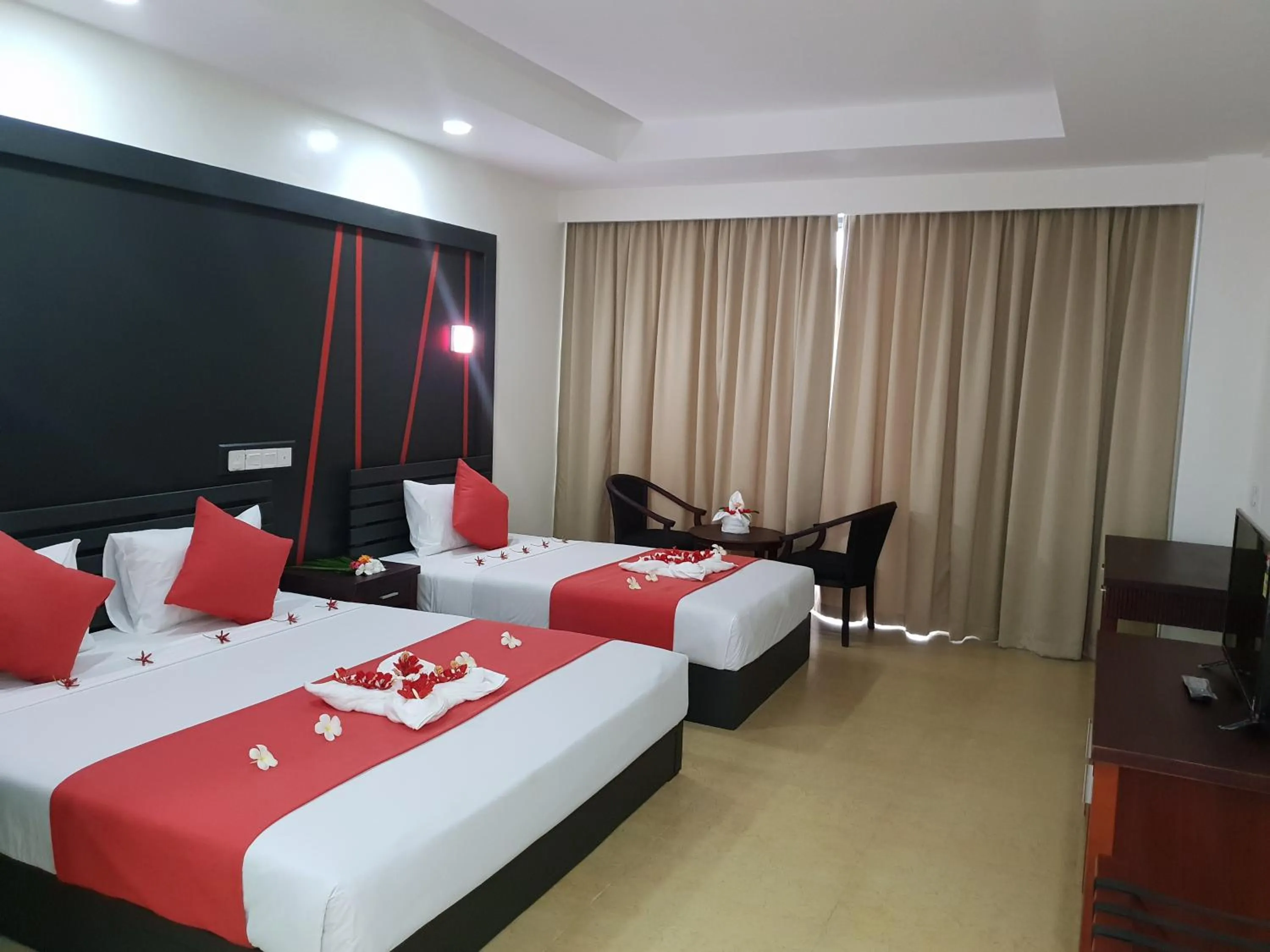 Deluxe Queen Room in Nasau Resort & Villas