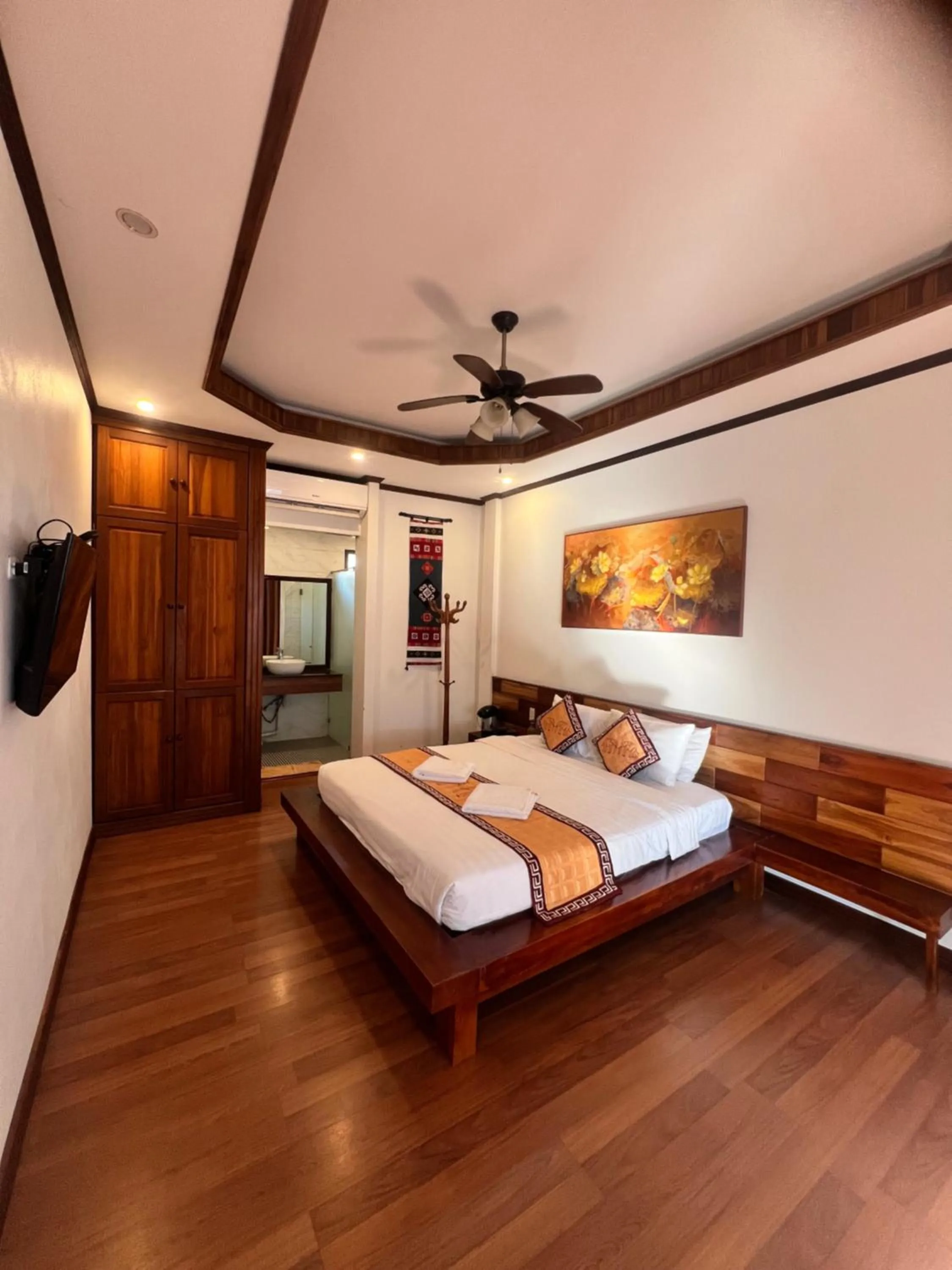 Double Room with Balcony in Queens House