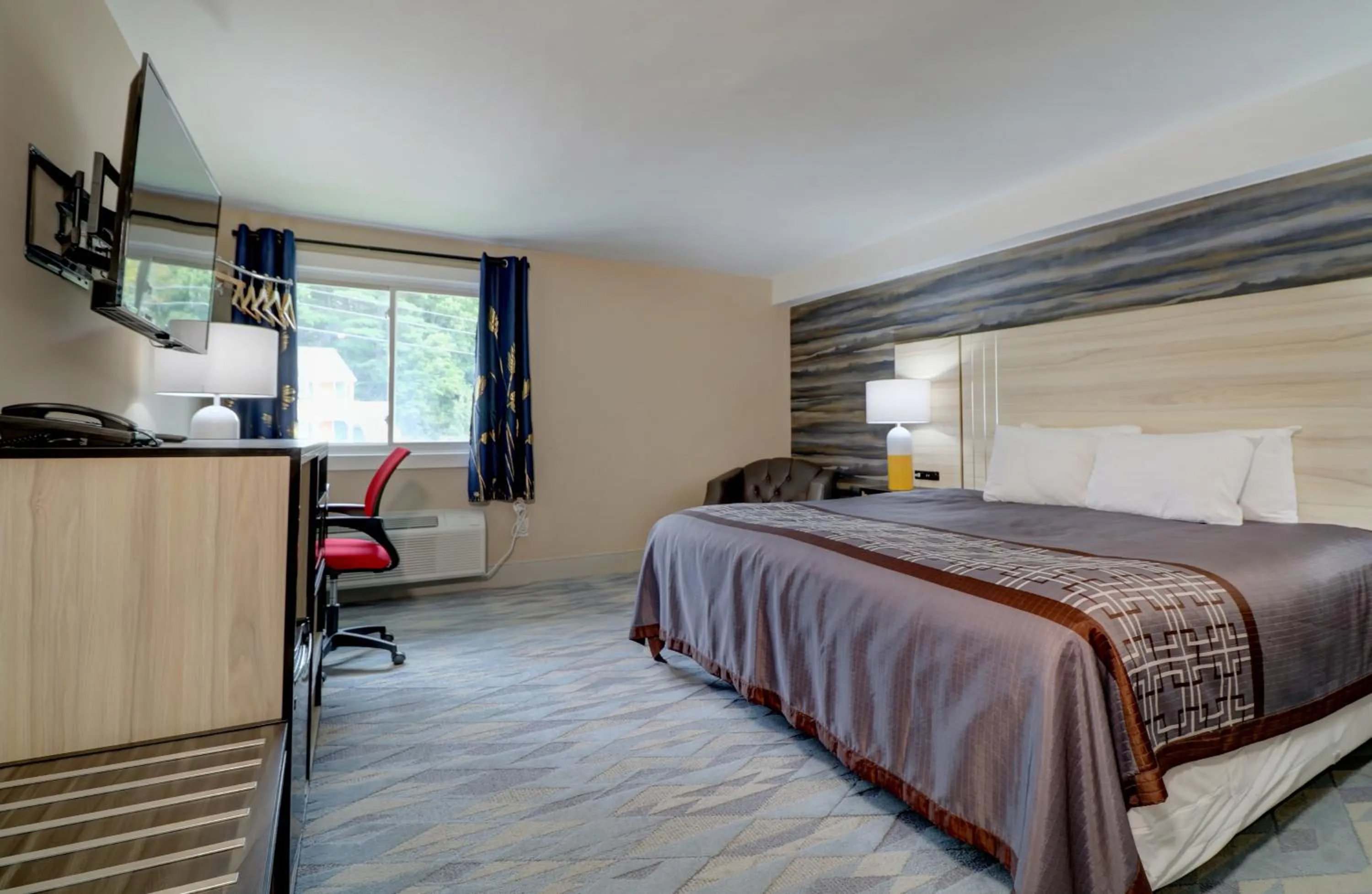 King Room in Yankee Clipper Inn, SureStay Collection by Best Western