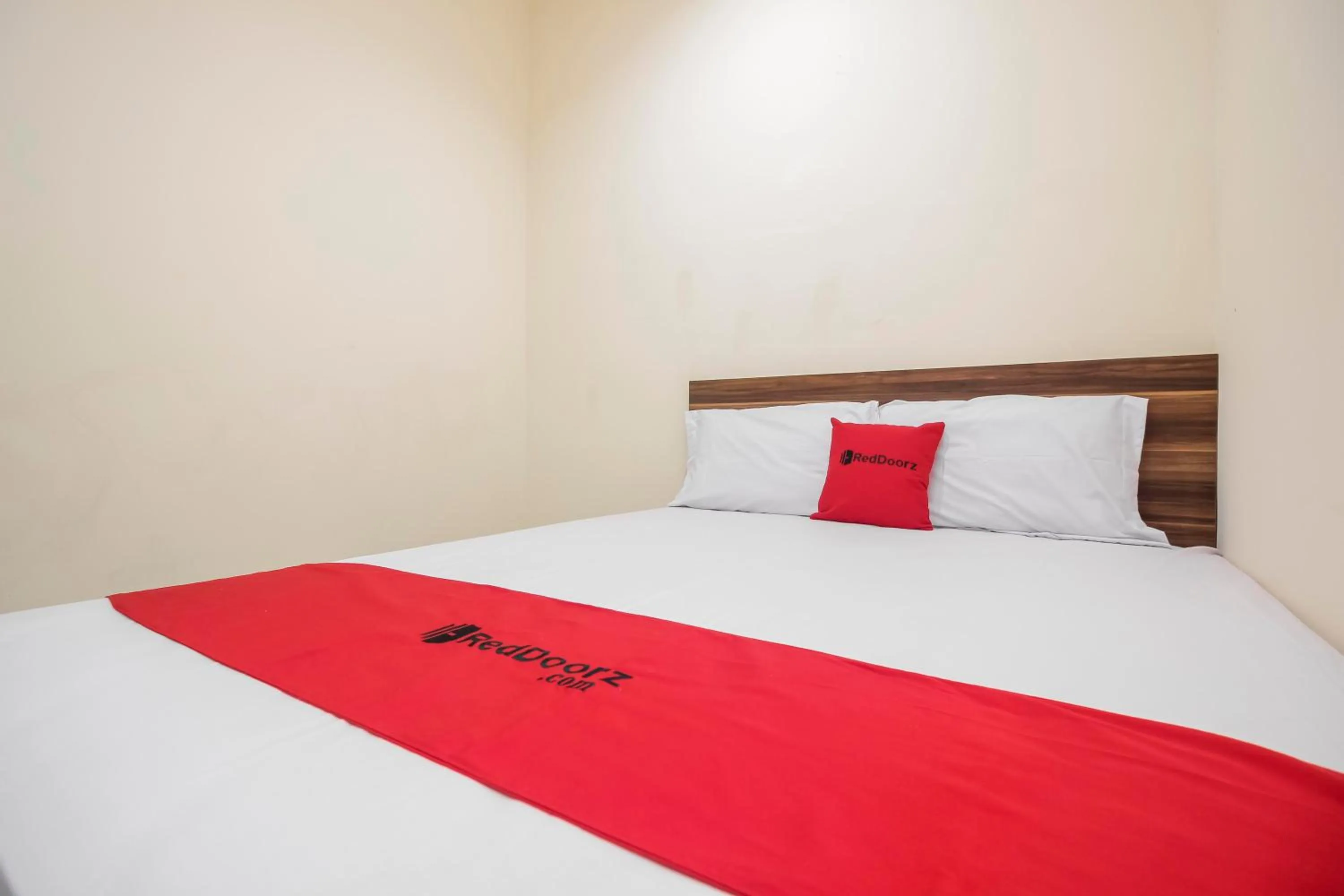 Double Room in RedDoorz @ Meruya 2