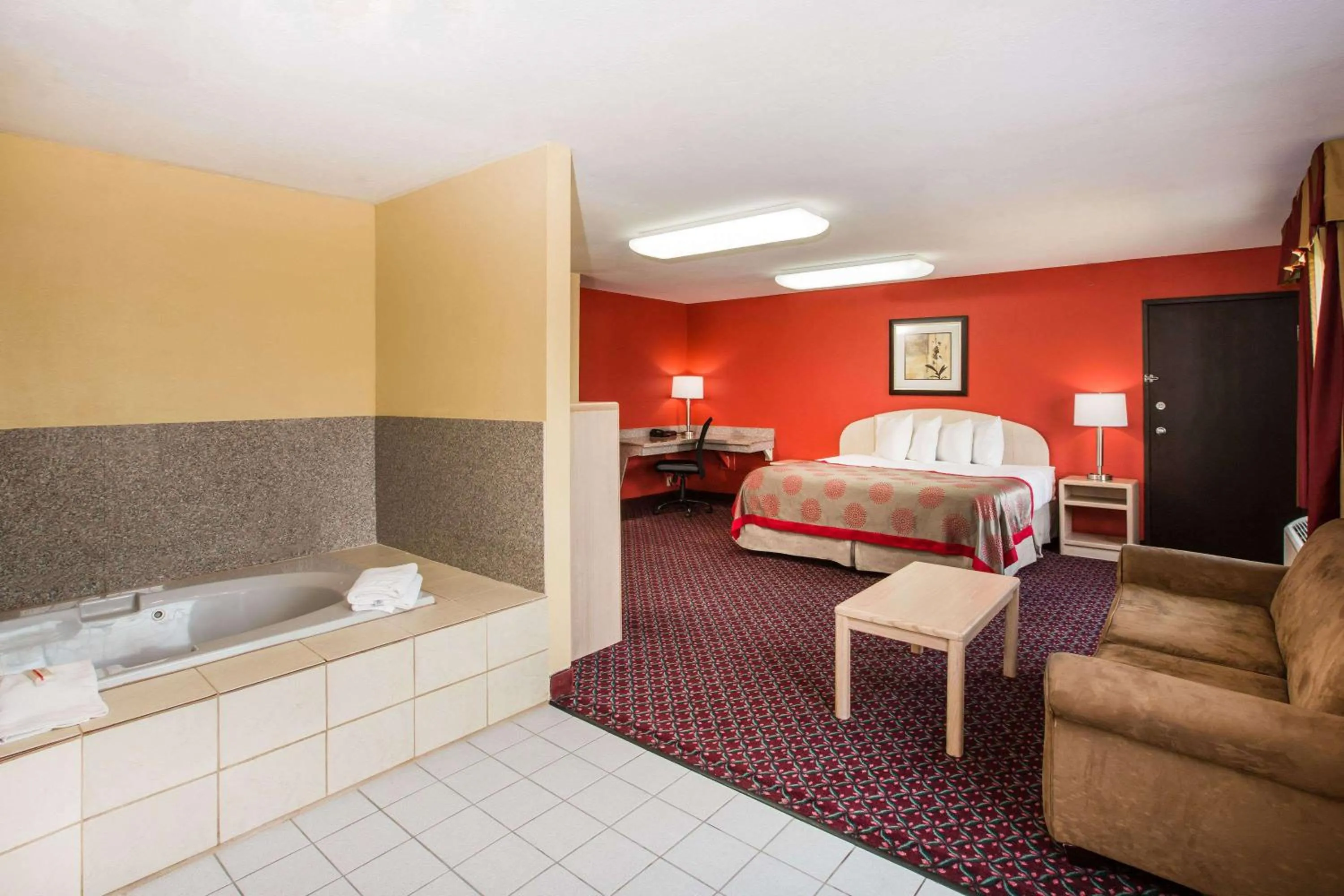 King Studio Suite - Non-Smoking in Ramada by Wyndham Sioux Falls