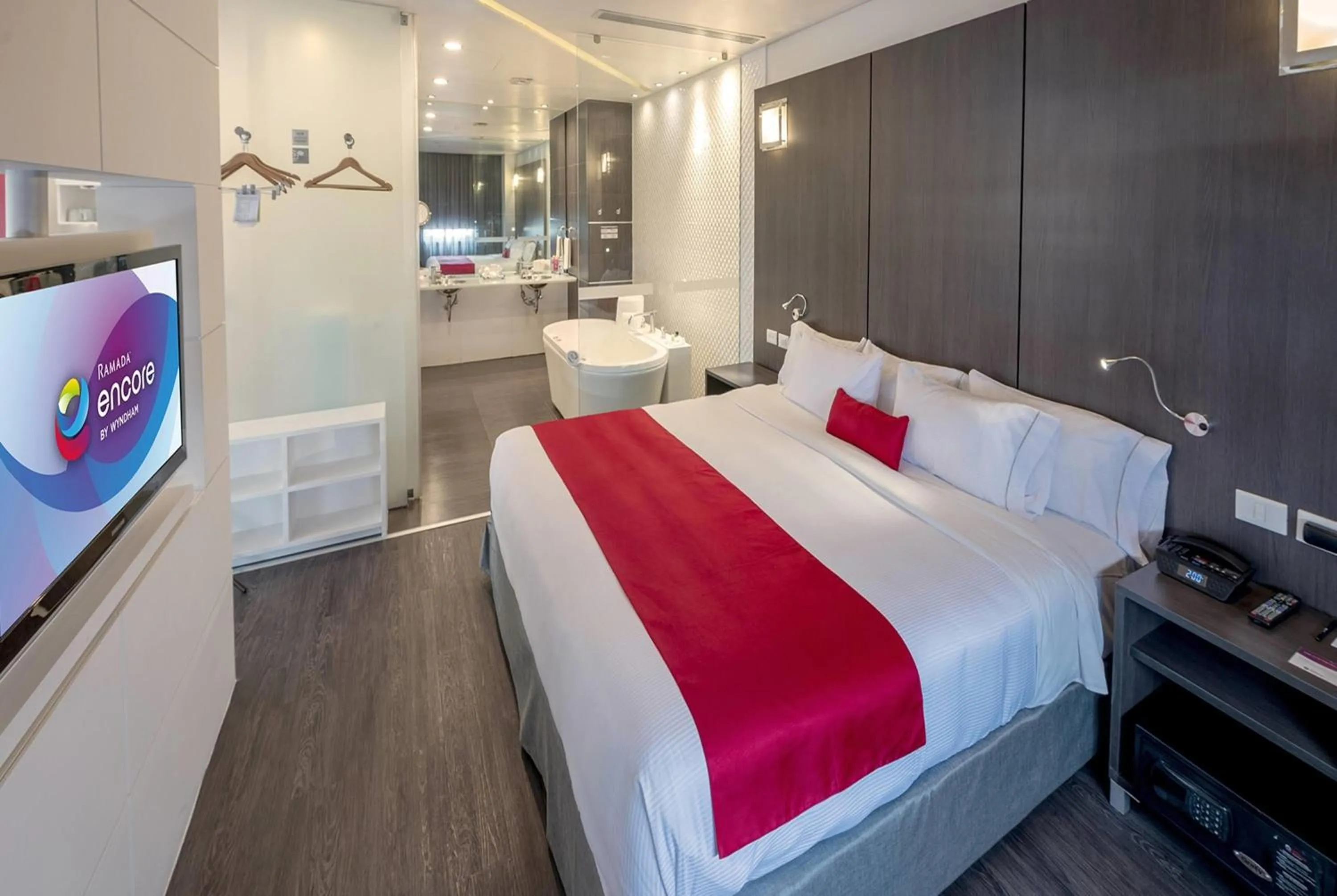 King Suite in Ramada Encore by Wyndham Guadalajara Sur