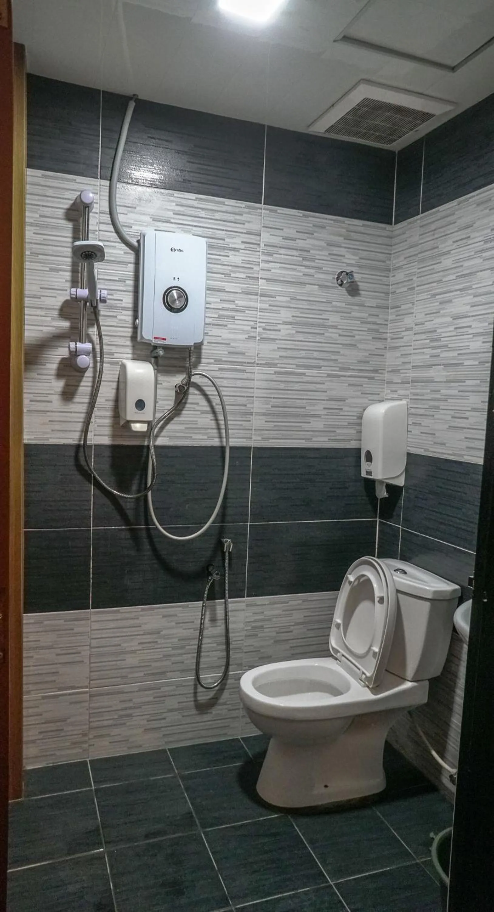 Standard Twin Room in Highlanders Hotel