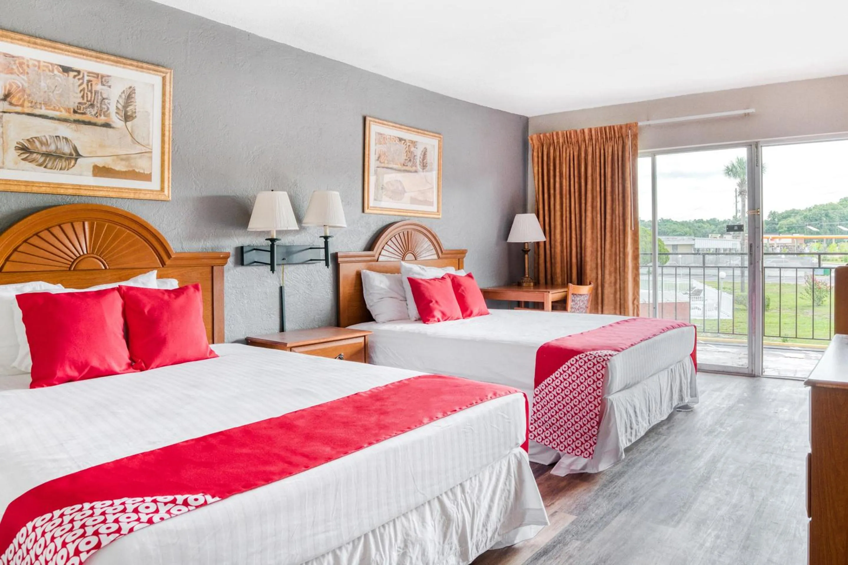 2 Queen Bed in OYO Hotel Mustang Silver Spring FL